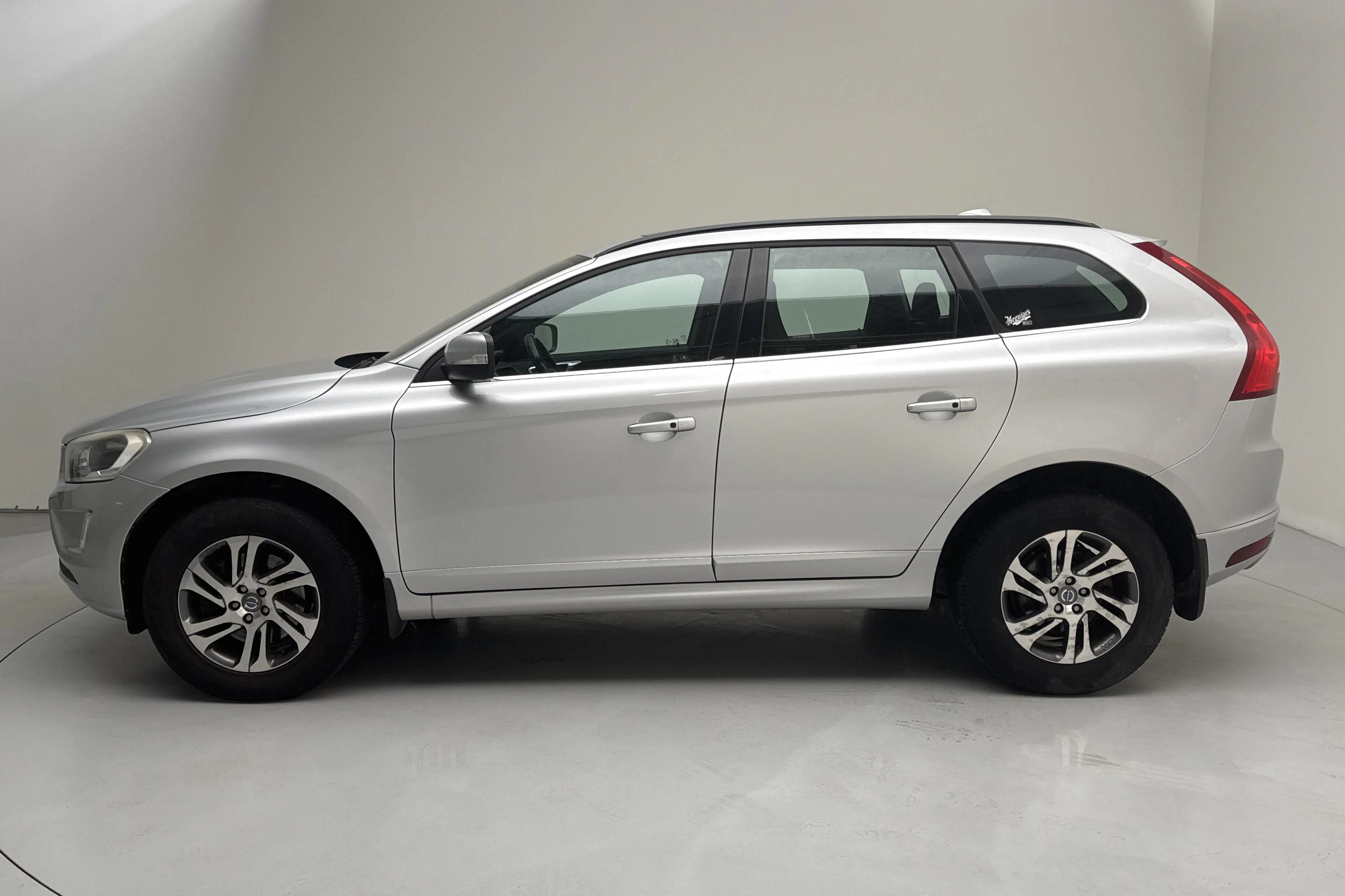 Presentation photo 2 of 16: Volvo XC60 D4 2WD (181hk) - 197 570 km - Automatic - silver - 2015