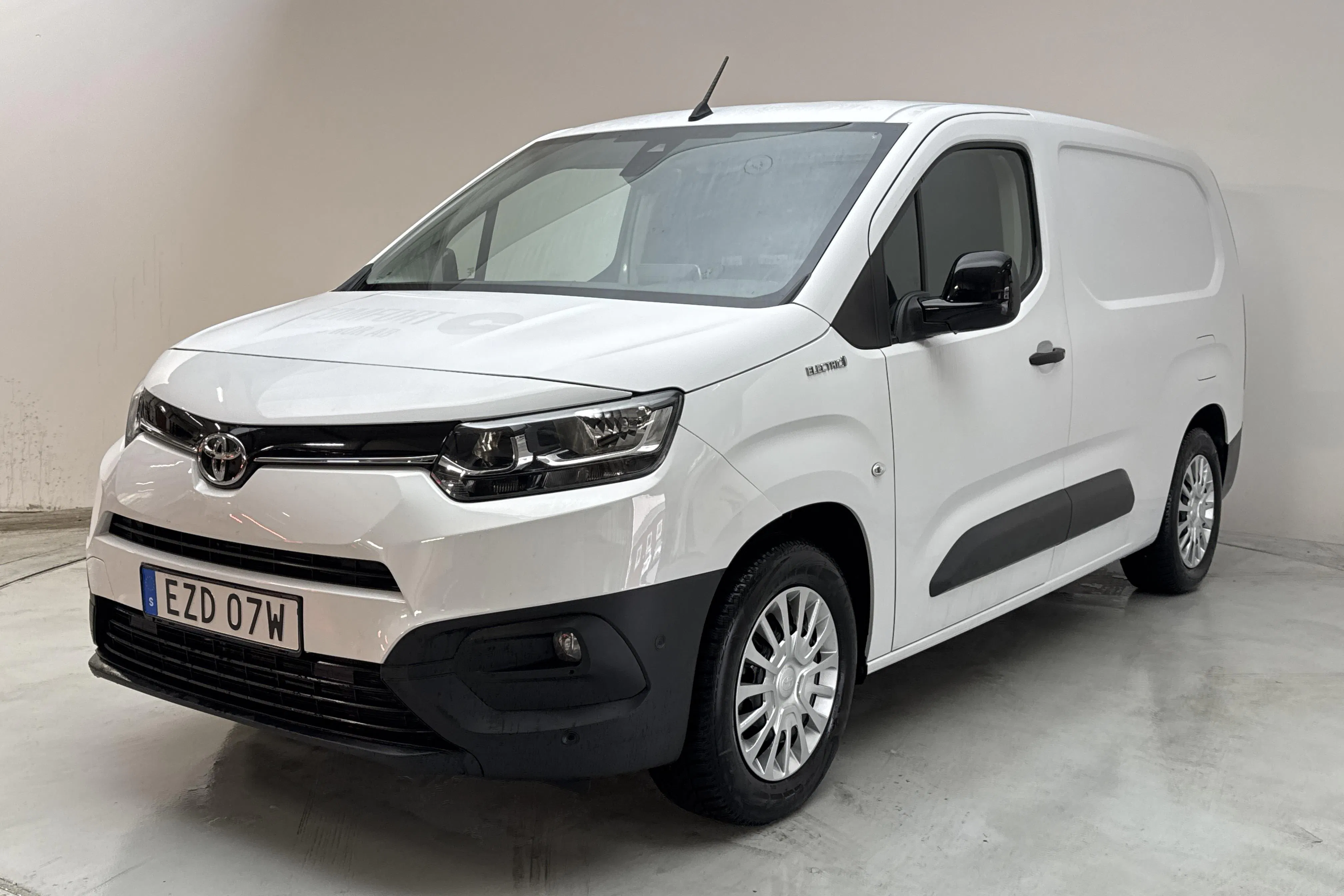 Presentation photo 1 of 15: Toyota PROACE CITY Electric 50kWh (136hk) - 39 060 km - Automatic - white - 2023