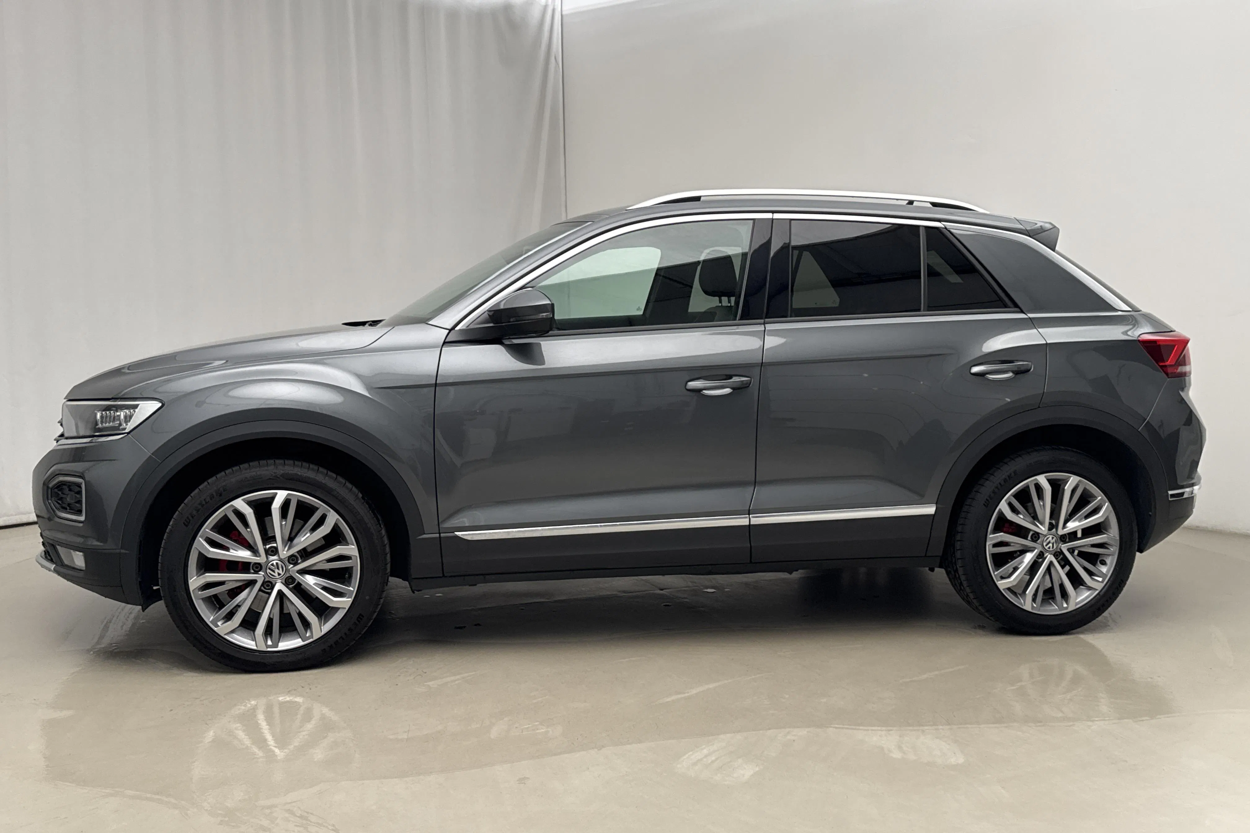 Presentation photo 2 of 17: VW T-Roc 2.0 TSI 4MOTION (190hk) - 117 230 km - Automatic - dark grey - 2019
