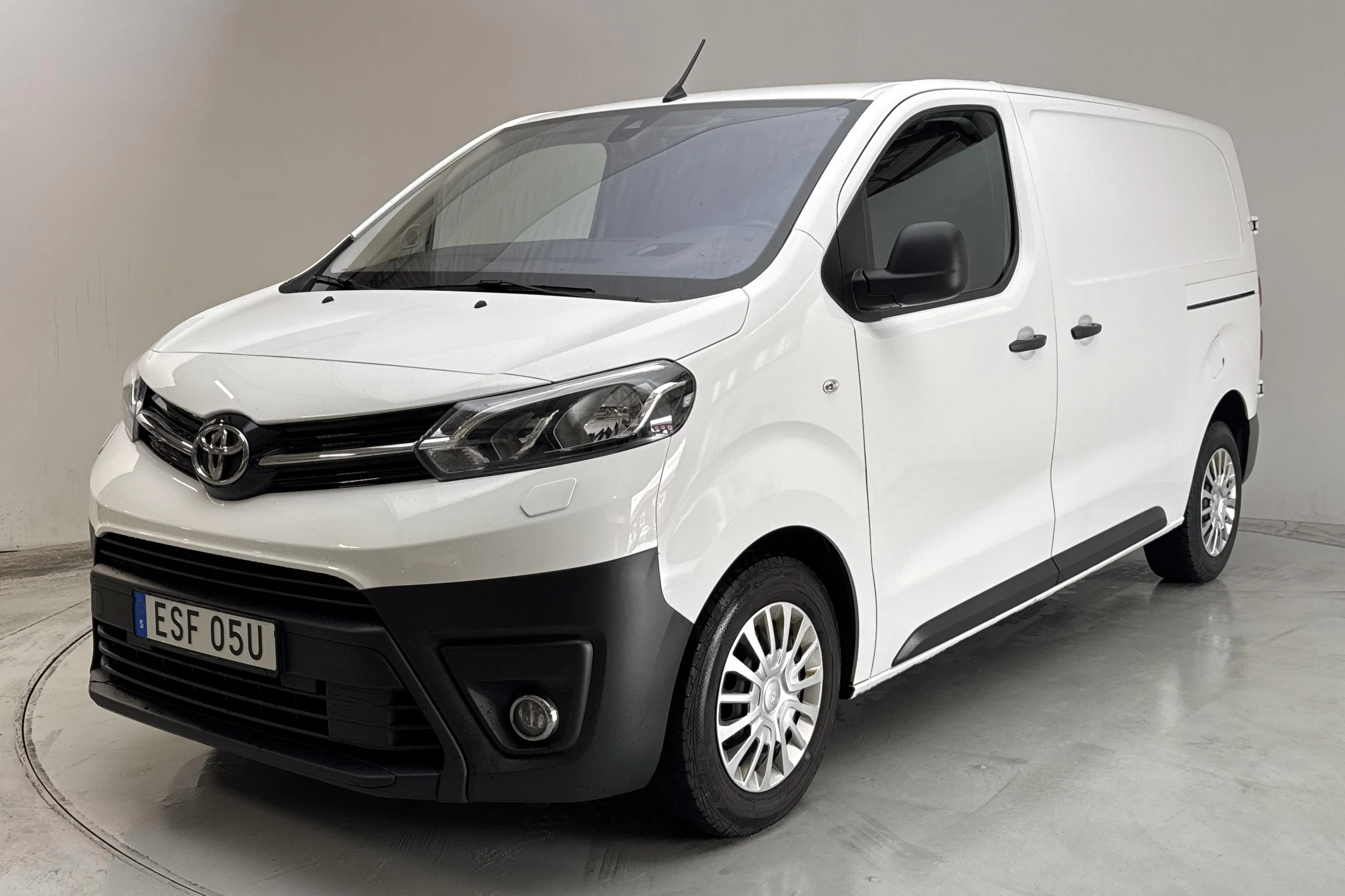 Presentation photo 1 of 12: Toyota PROACE 2.0D (120hk) - 139 320 km - Automatic - white - 2021