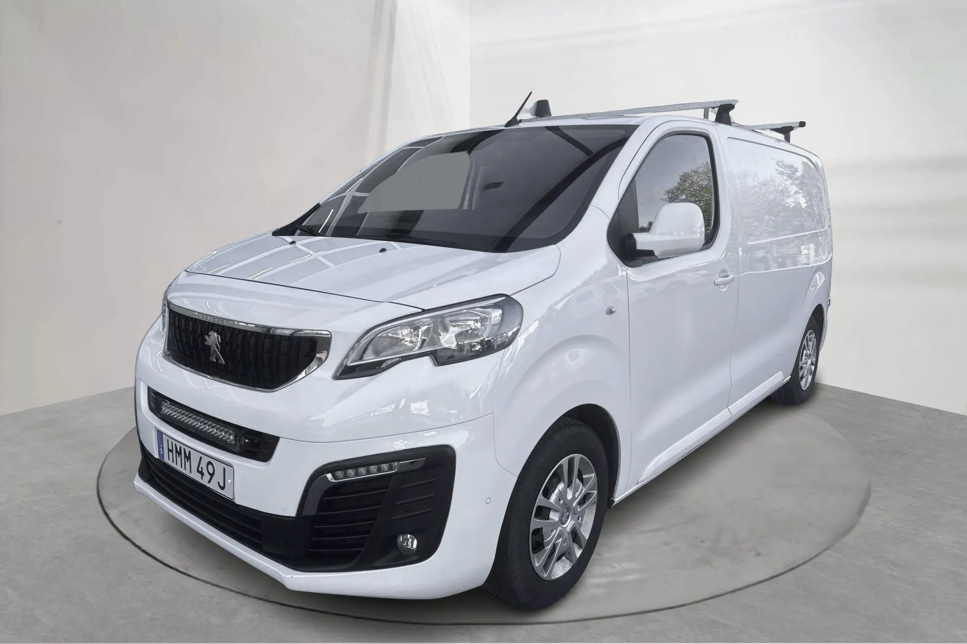 Presentationsfoto 1 av 15: Peugeot Expert BlueHDi Skåp (120hk) - 13 021 mil - Manuell - vit - 2021