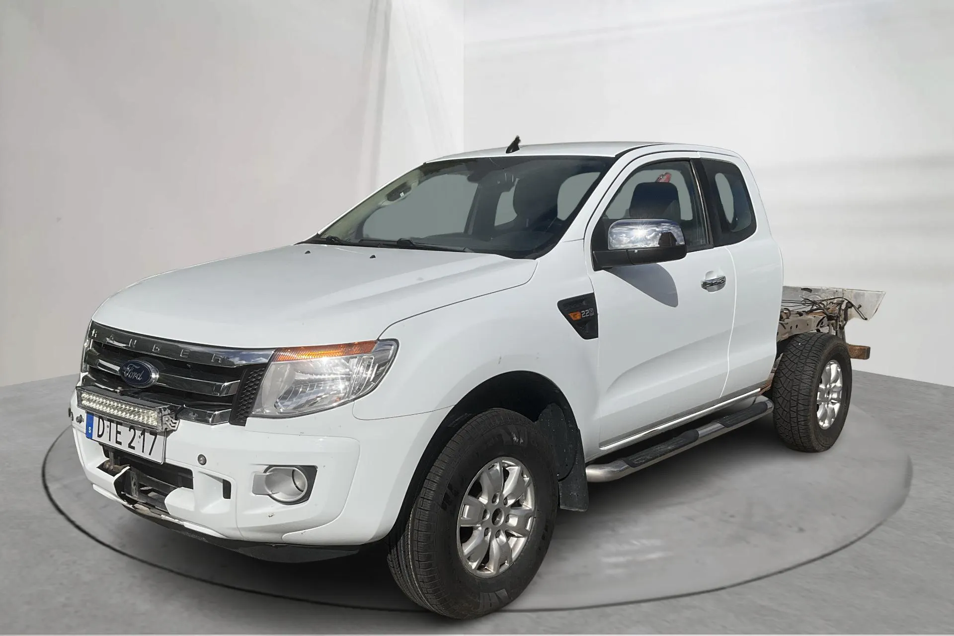 Presentationsfoto 1 av 15: Ford Ranger 2.2 TDCi 4WD (150hk) - 11 107 mil - Manuell - vit - 2015