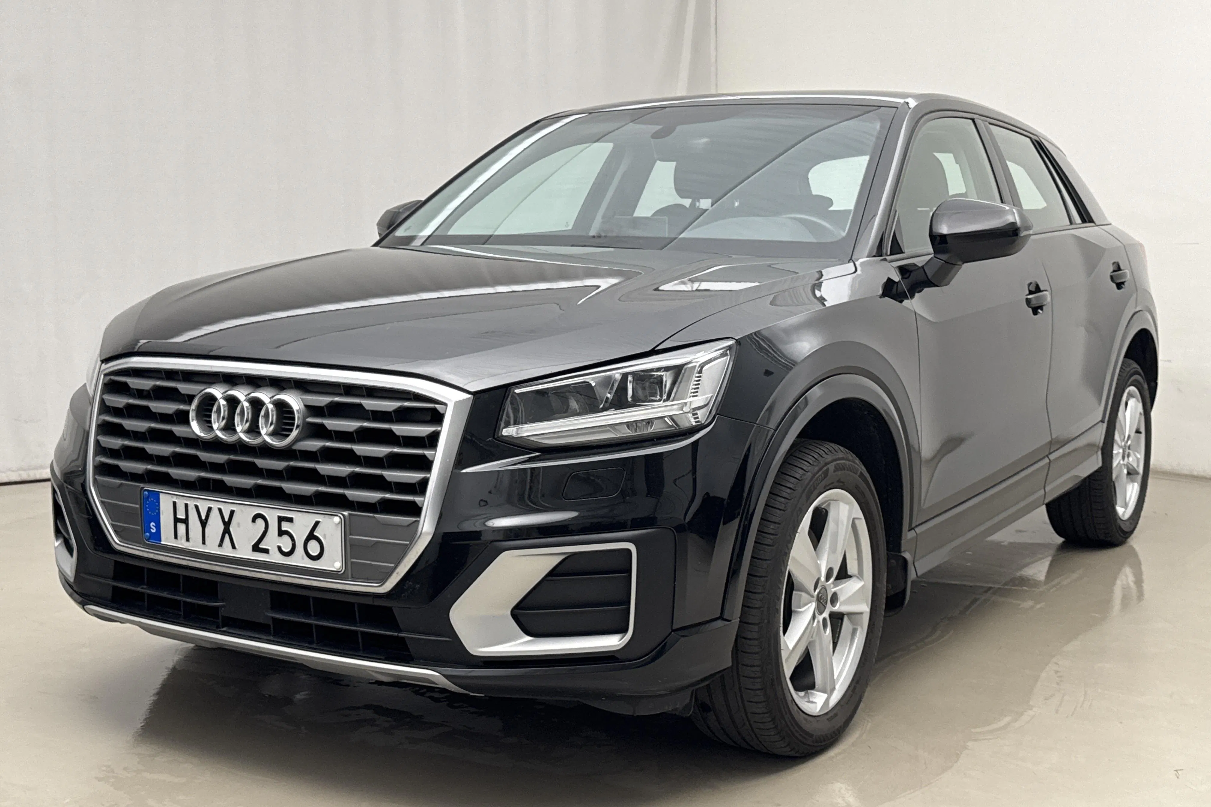 Presentation photo 1 of 18: Audi Q2 30 TFSI (116hk) - 101 940 km - Manual - black - 2019