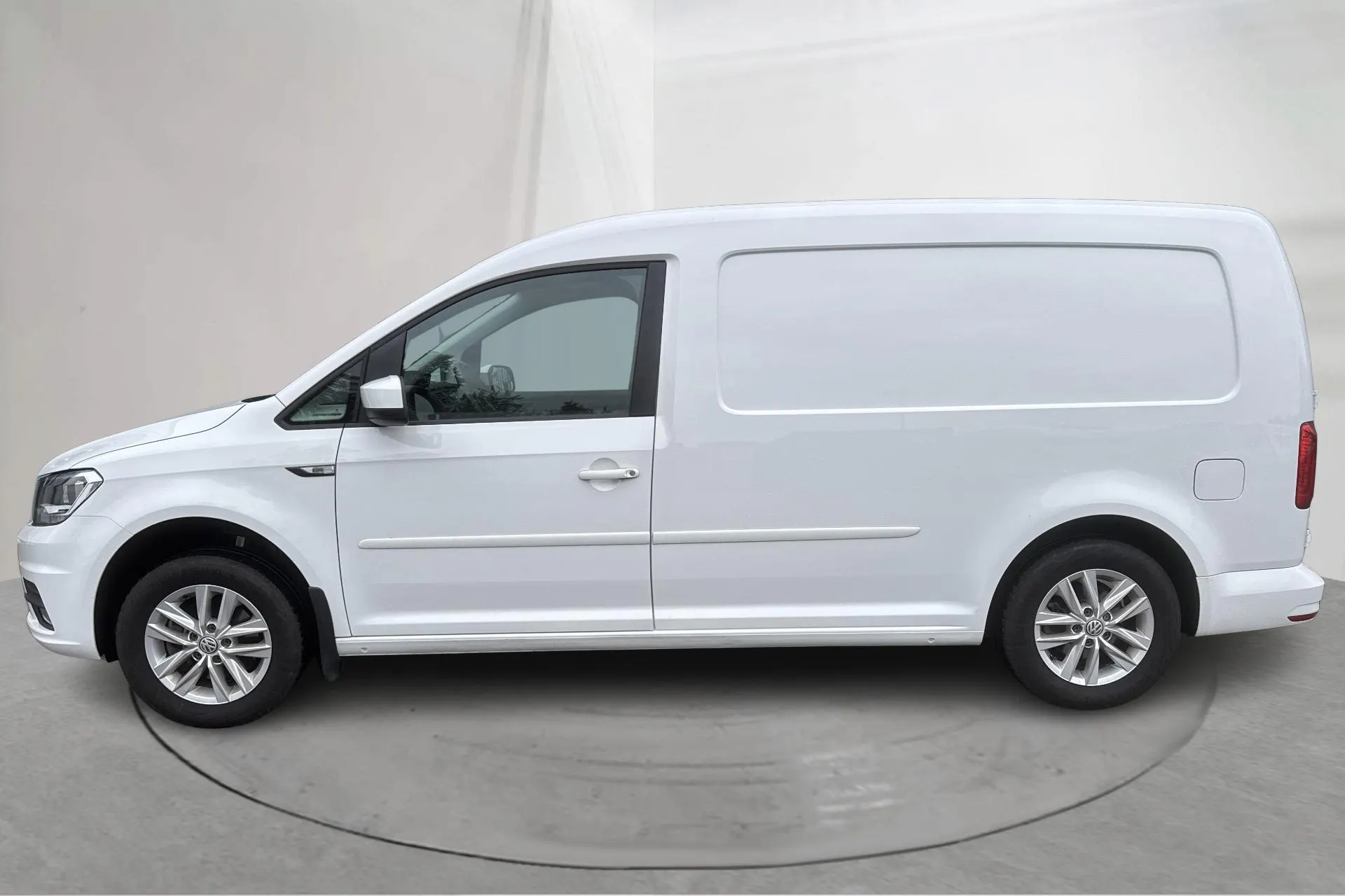 Presentation photo 2 of 12: VW e-Caddy ABT Maxi Skåp (110hk) - 32 400 km - Automatic - white - 2020