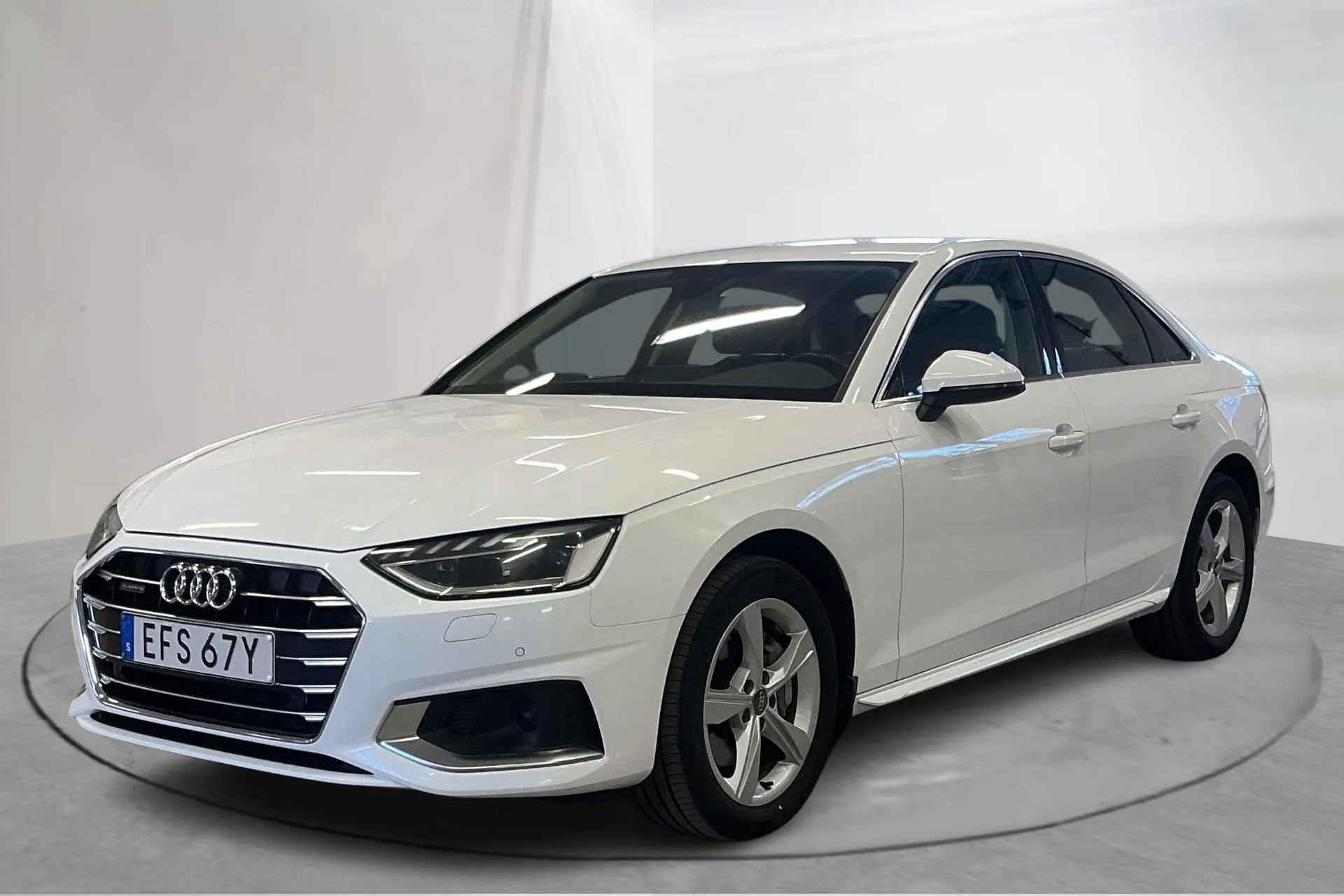 Presentationsfoto 1 av 16: Audi A4 40 TDI quattro (190hk) - 11 621 mil - Automat - vit - 2020