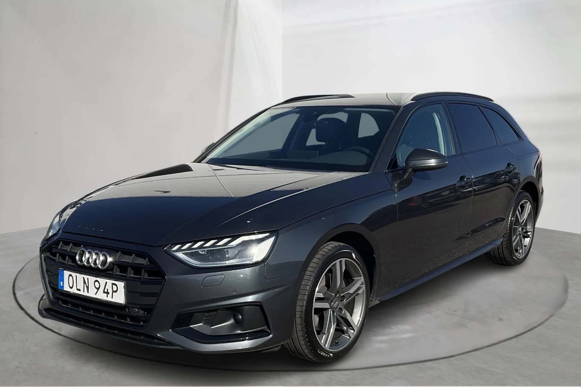 Presentationsfoto 1 av 17: Audi A4 2.0 TFSI g-tron Avant (170hk) - 25 354 mil - Automat - grå - 2020