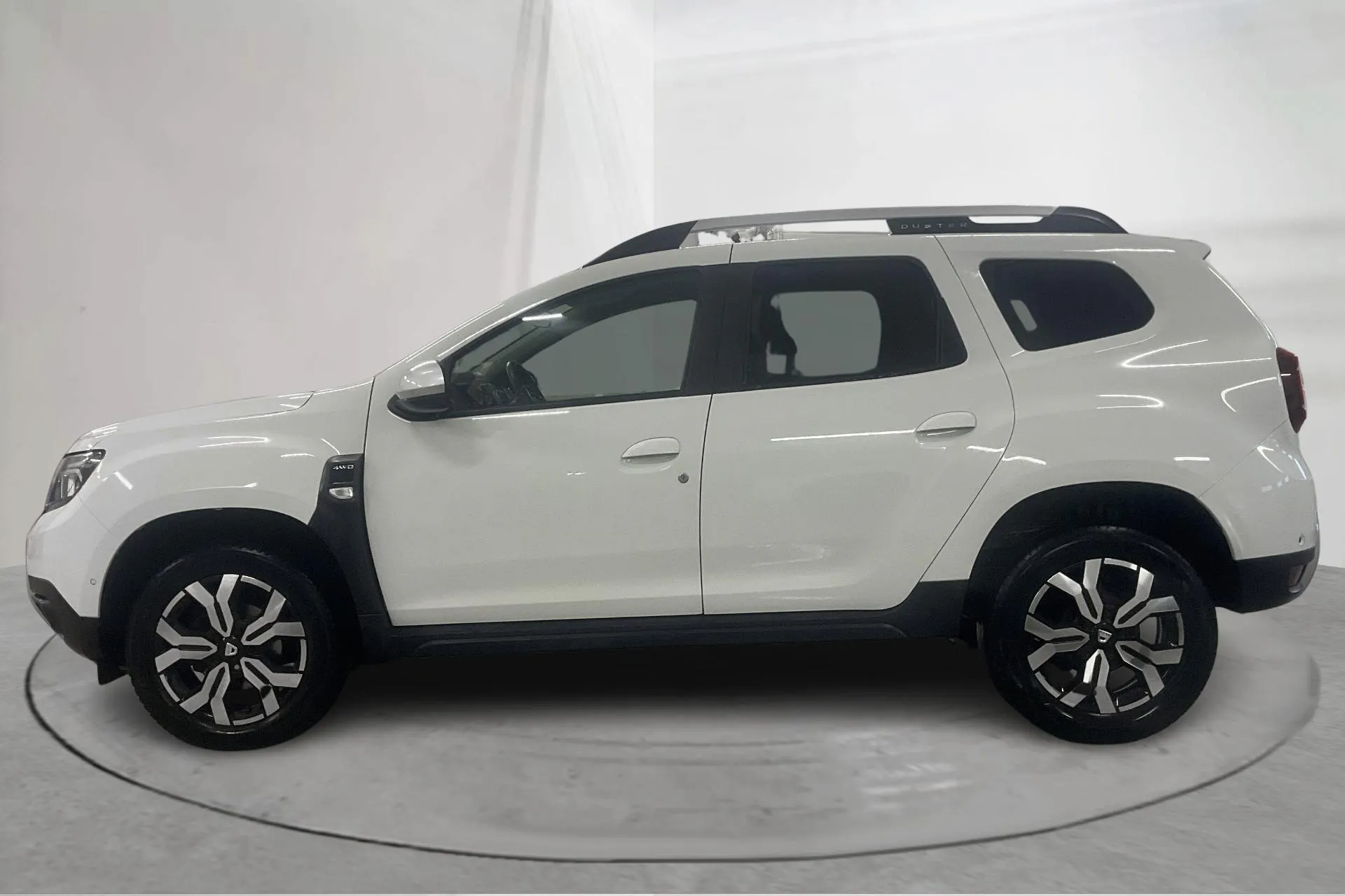 Presentationsfoto 2 av 19: Dacia Duster 1.5 dCi 4x4 (115hk) - 10 460 mil - Manuell - vit - 2023