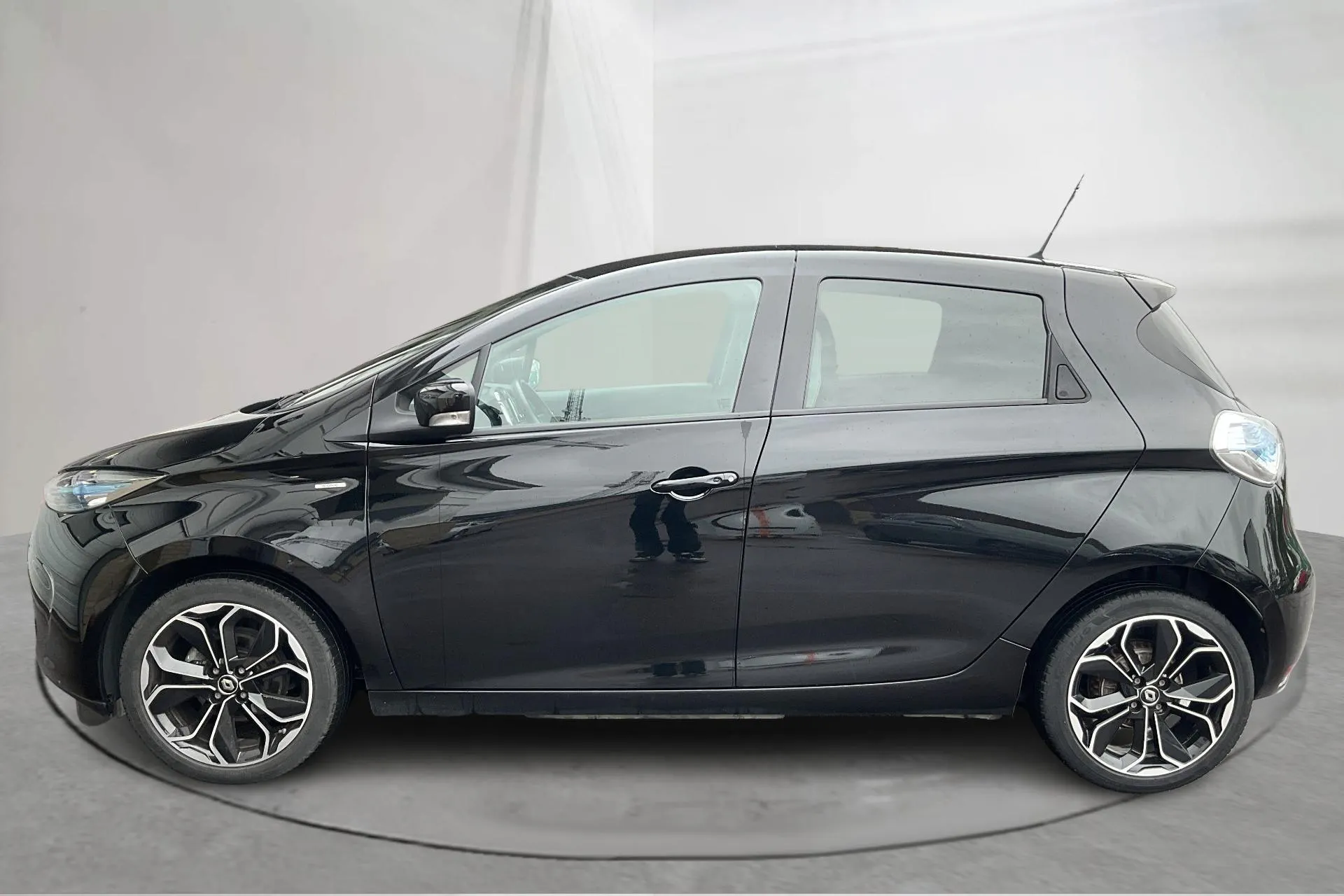 Presentation photo 2 of 18: Renault Zoe 41kWh R110 (108hk) - 25 330 km - Automatic - black - 2019