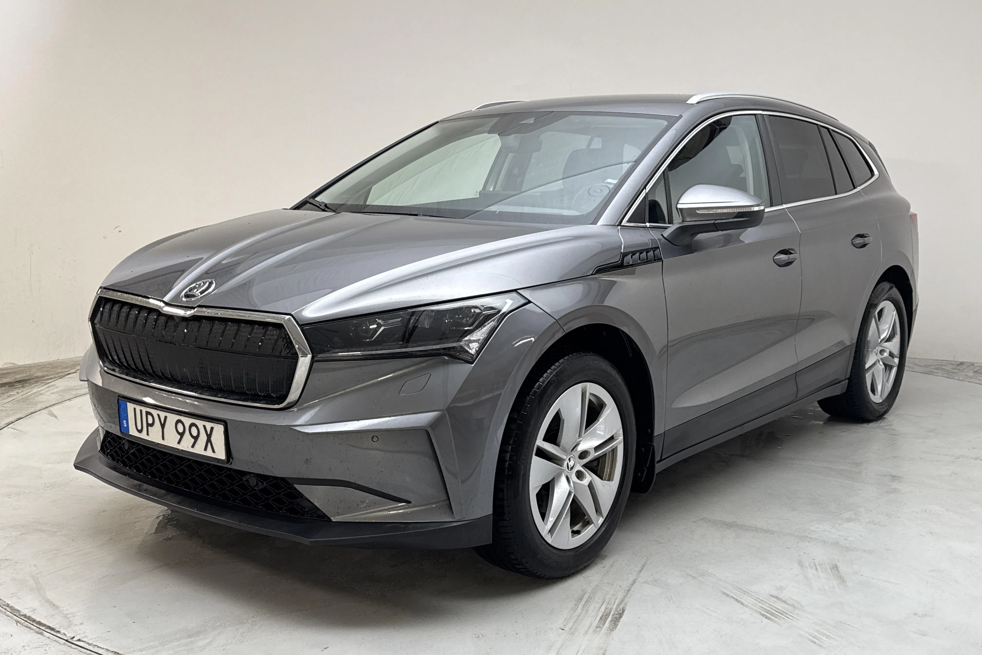 Presentationsfoto 1 av 16: Skoda Enyaq iV 80 (204hk) - 8 114 mil - Automat - grå - 2023