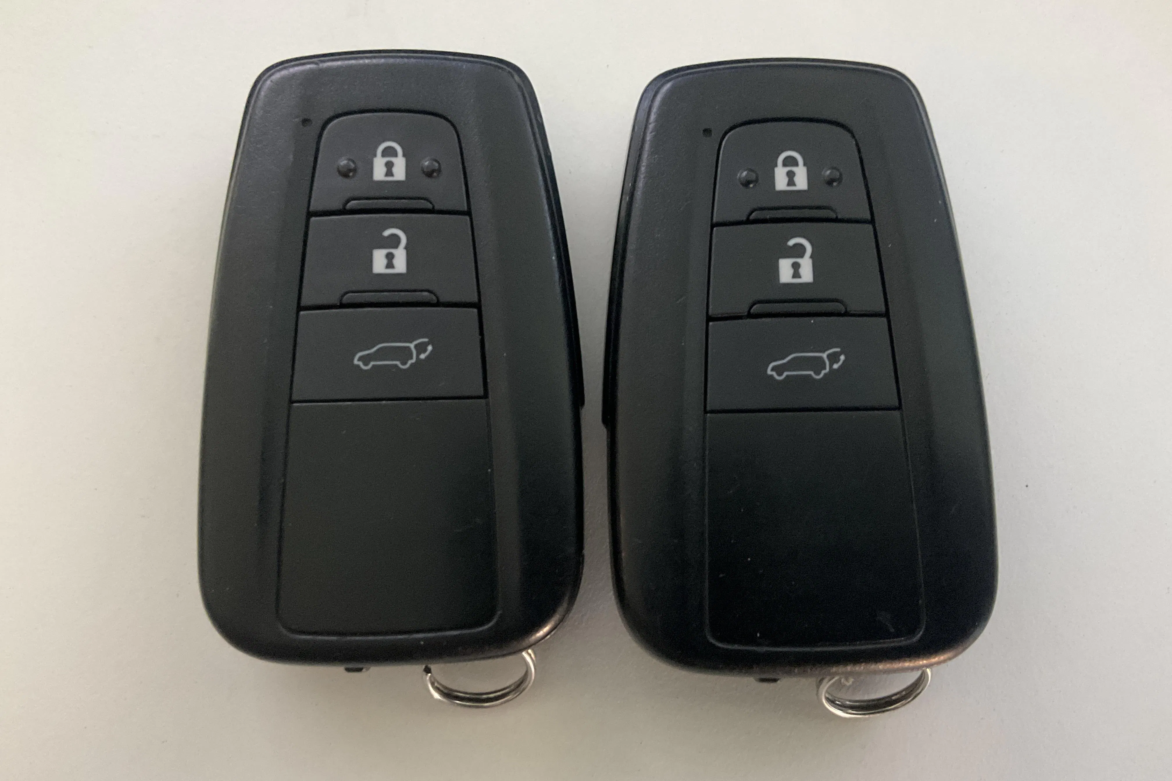 Presentationsfoto 17 av 17: Toyota RAV4 2.5 HSD (218hk) - 15 276 mil - Automat - svart - 2019
