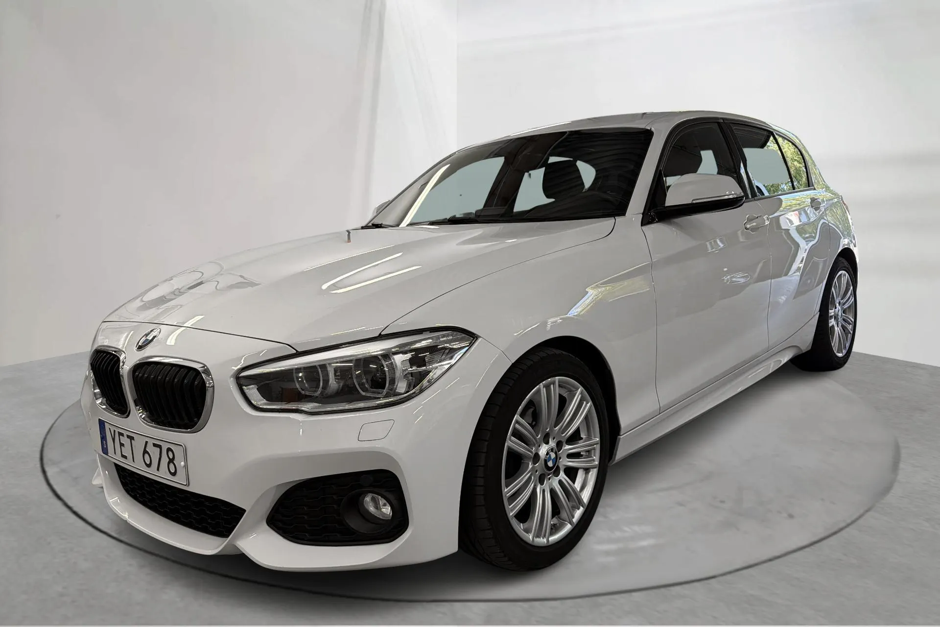 Presentation photo 1 of 13: BMW 118d 5dr, F20 (150hk) - 99 640 km - Automatic - white - 2016