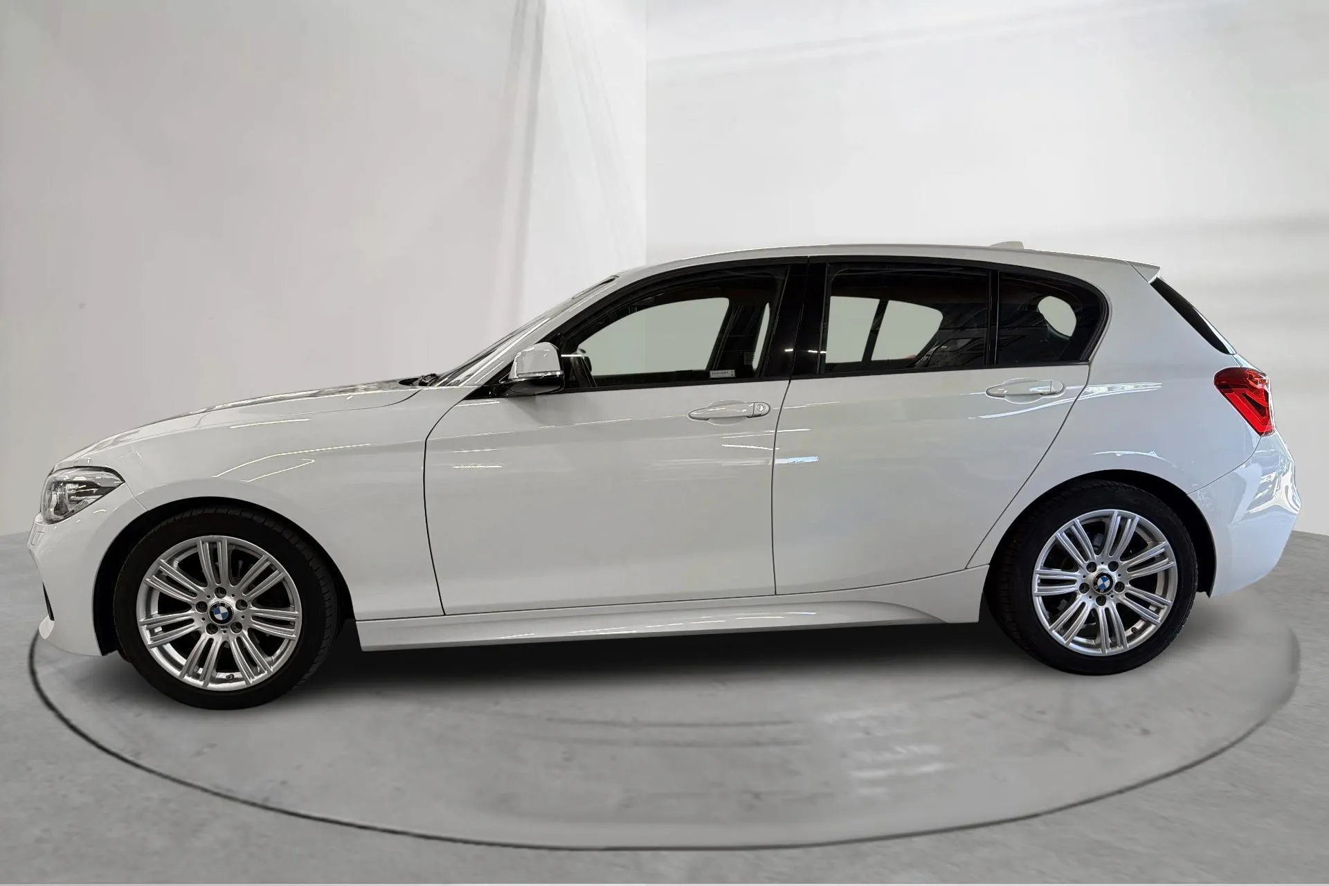 Presentation photo 2 of 13: BMW 118d 5dr, F20 (150hk) - 99 640 km - Automatic - white - 2016