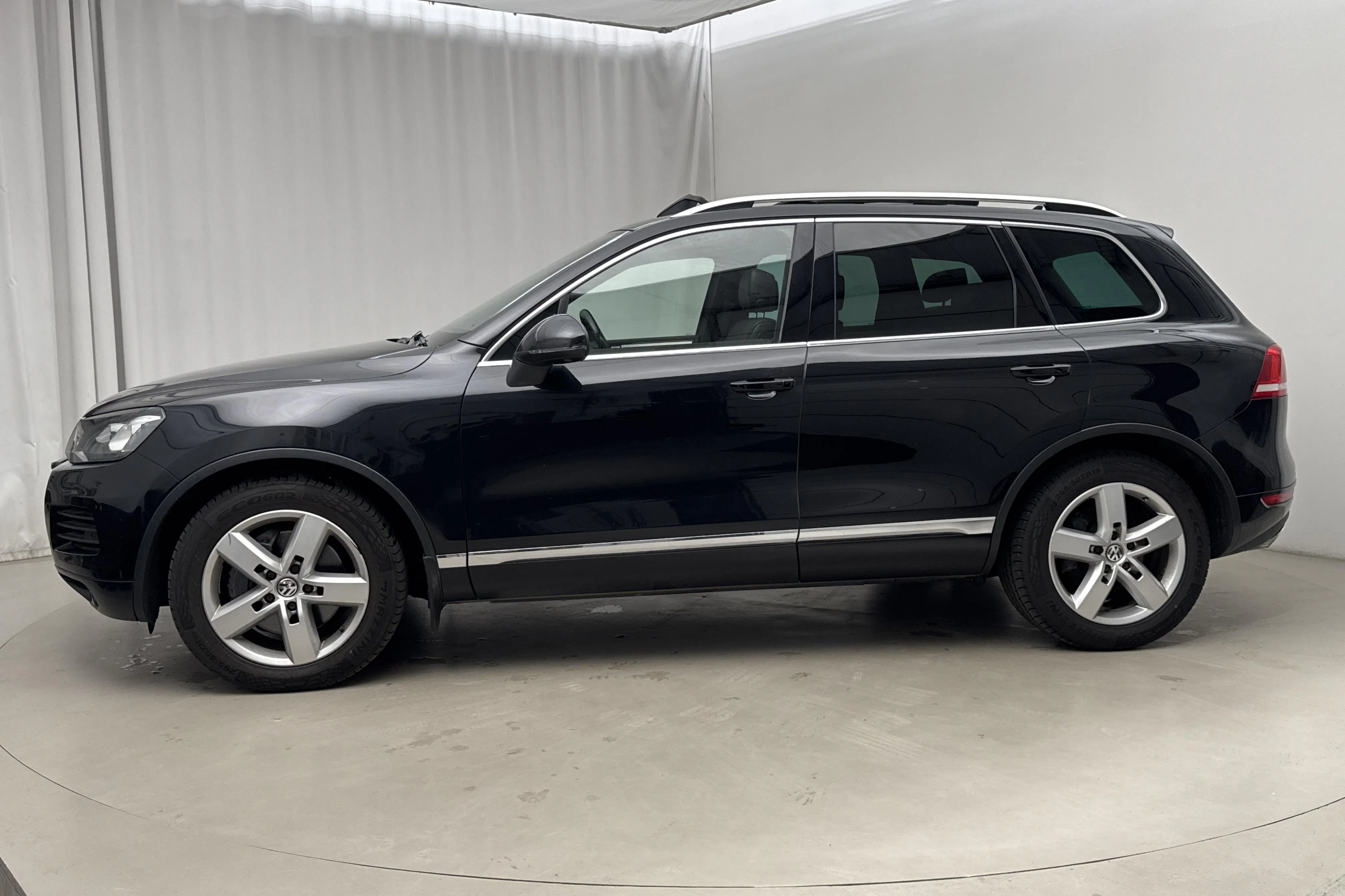 Presentation photo 2 of 22: VW Touareg V8 TDI (340hk) - 220 900 km - Automatic - black - 2014