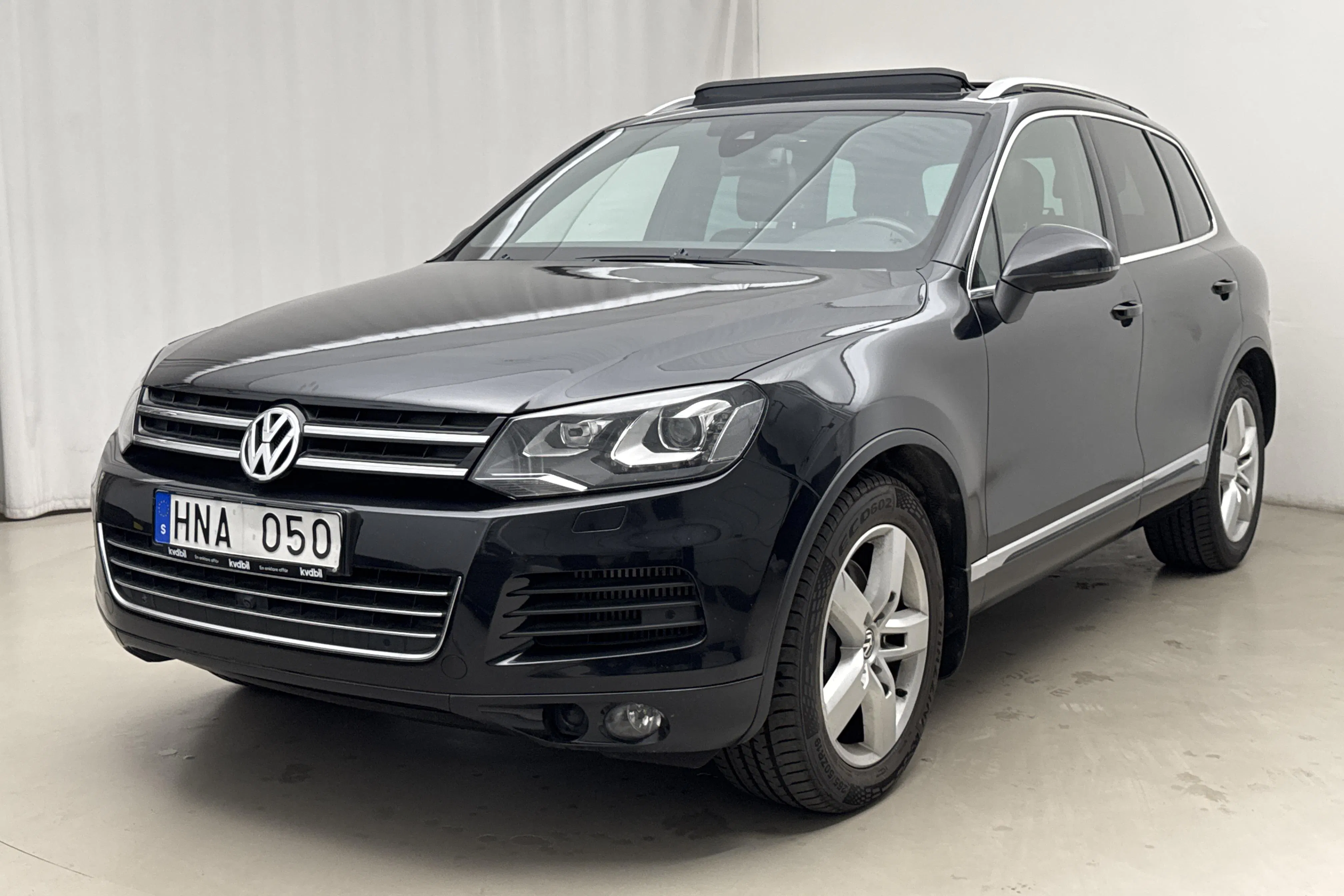 Presentation photo 1 of 22: VW Touareg V8 TDI (340hk) - 220 900 km - Automatic - black - 2014
