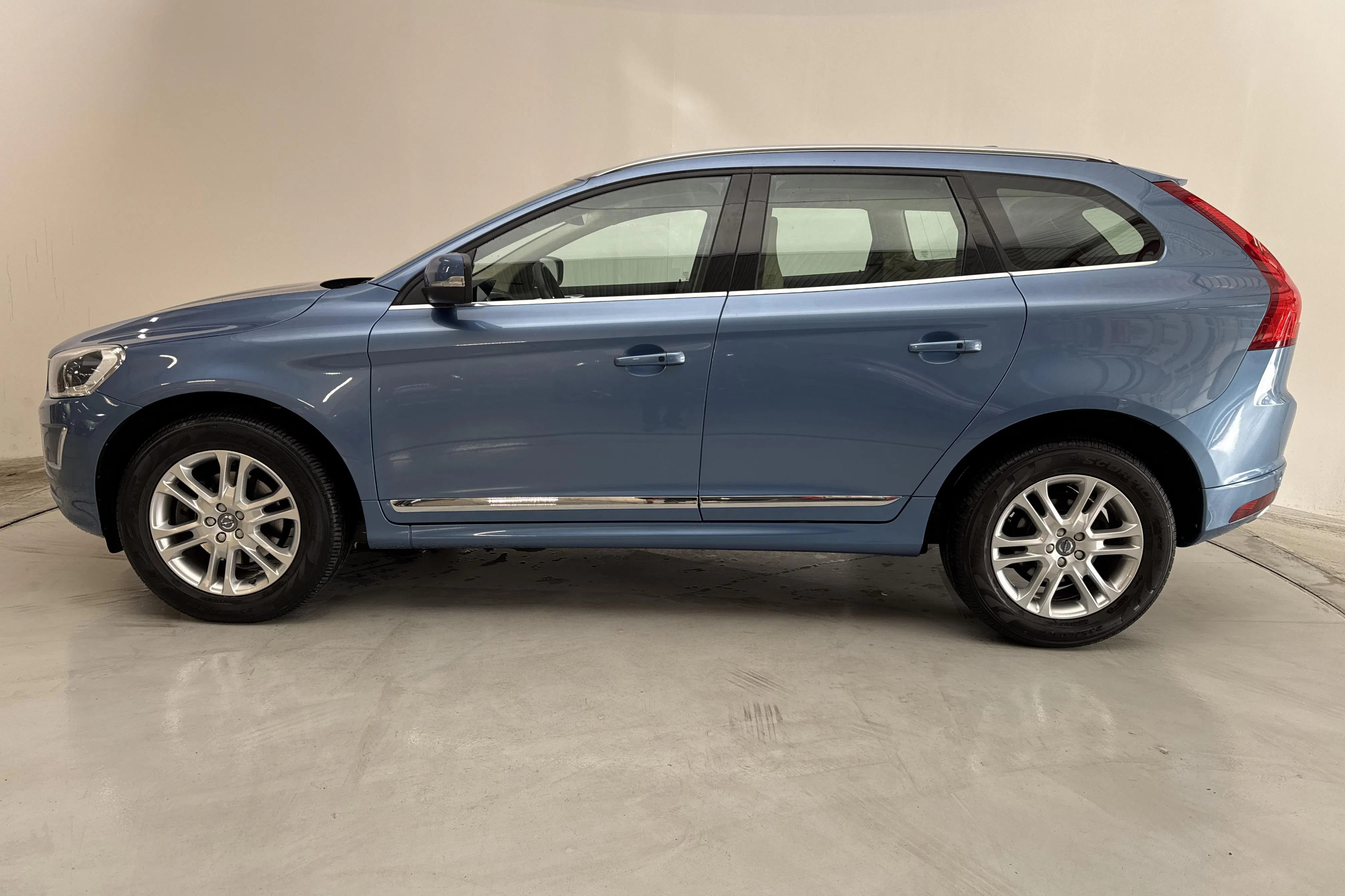 Presentation photo 2 of 12: Volvo XC60 D4 AWD (190hk) - 91 960 km - Automatic - blue - 2016