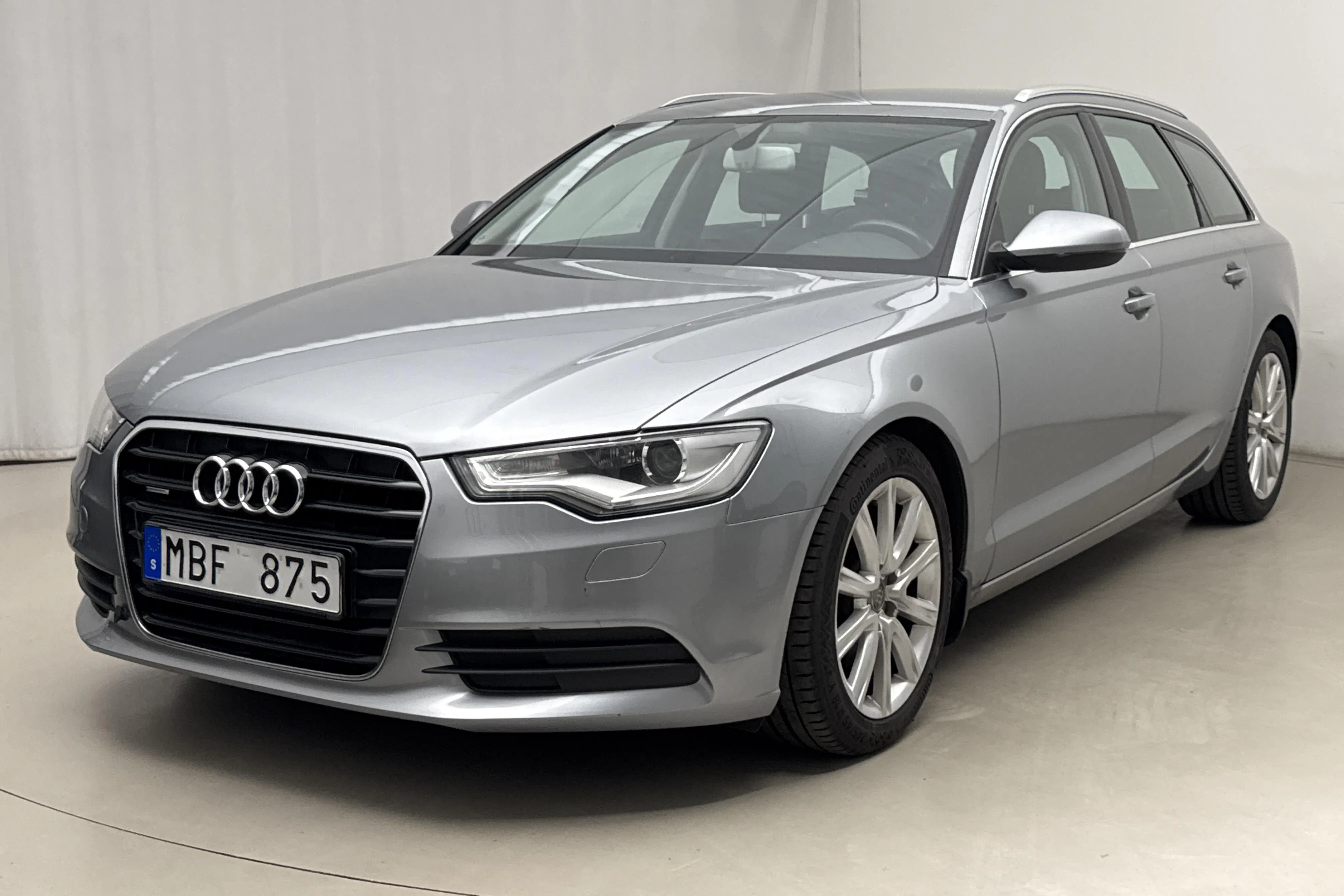 Presentationsfoto 1 av 16: Audi A6 3.0 TDI Avant quattro (204hk) - 21 970 mil - Automat - grå - 2012