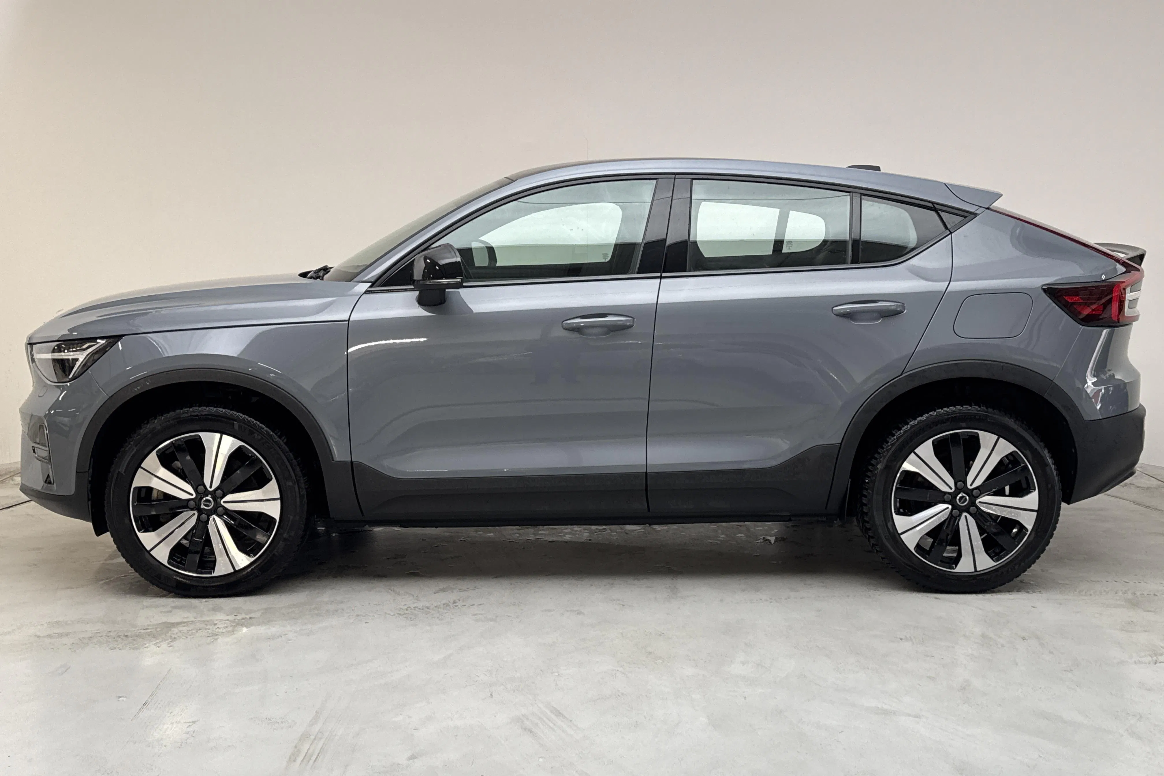 Presentation photo 2 of 16: Volvo C40 Recharge (231hk) - 51 600 km - Automatic - gray - 2023
