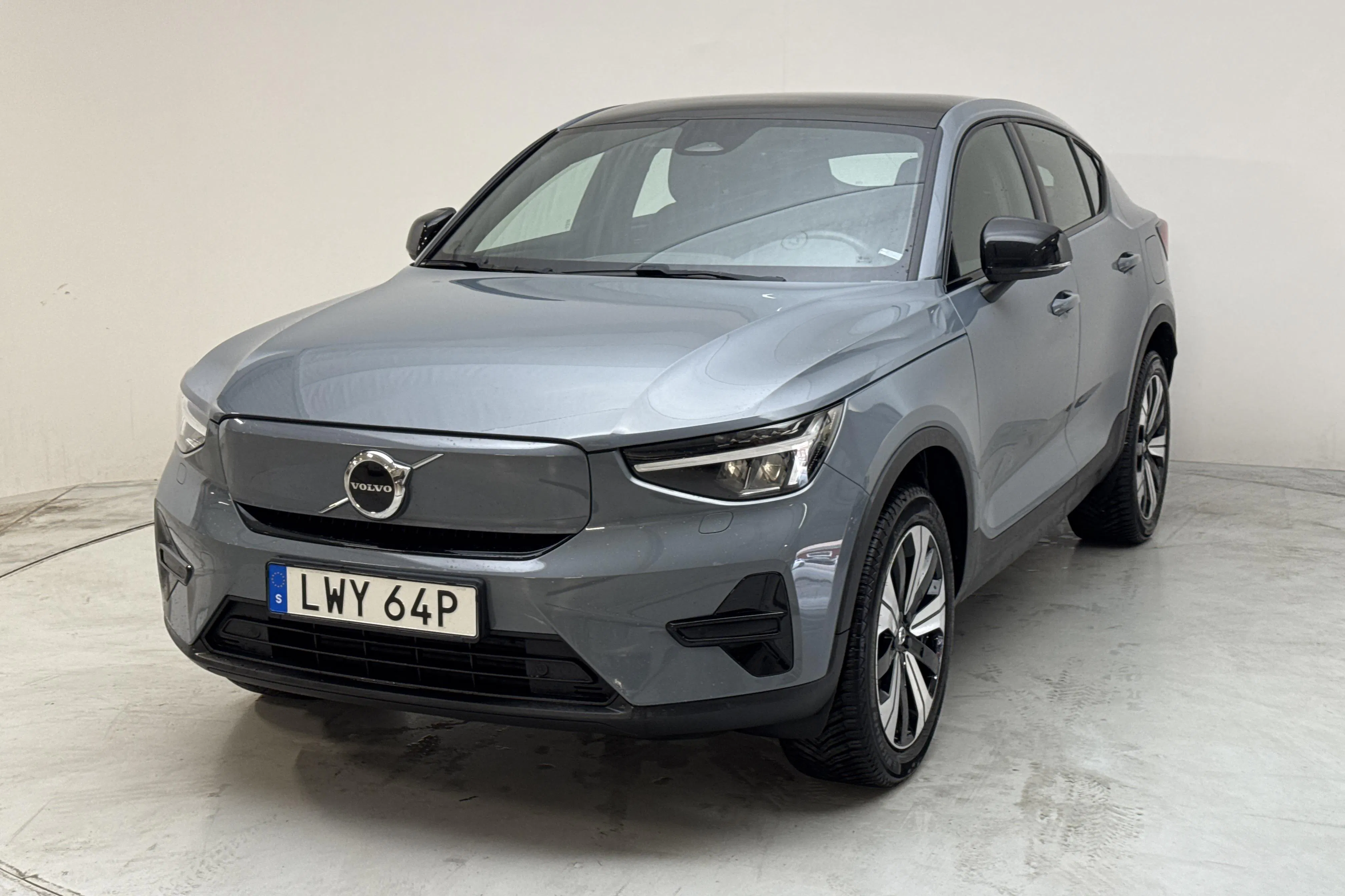 Presentation photo 1 of 16: Volvo C40 Recharge (231hk) - 51 600 km - Automatic - gray - 2023