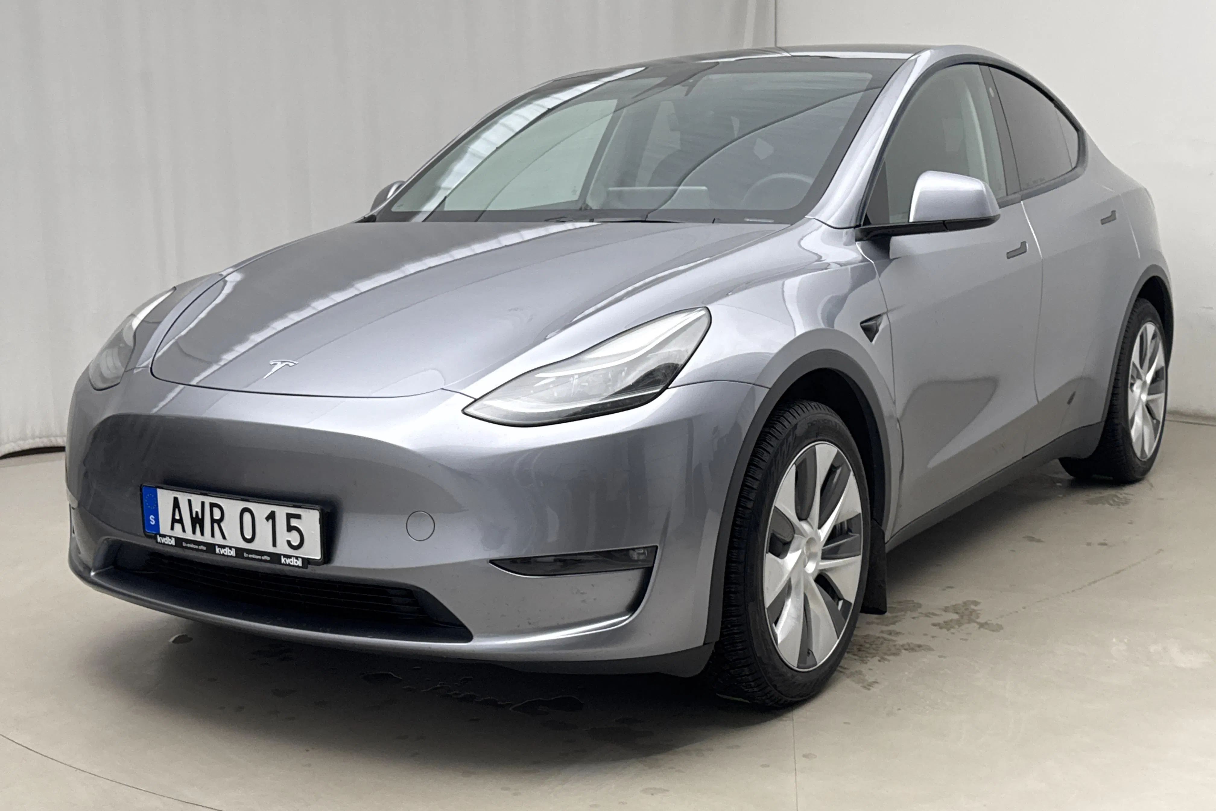 Presentationsfoto 1 av 24: Tesla Model Y Long Range Dual Motor AWD - 7 930 mil - Automat - grå - 2023