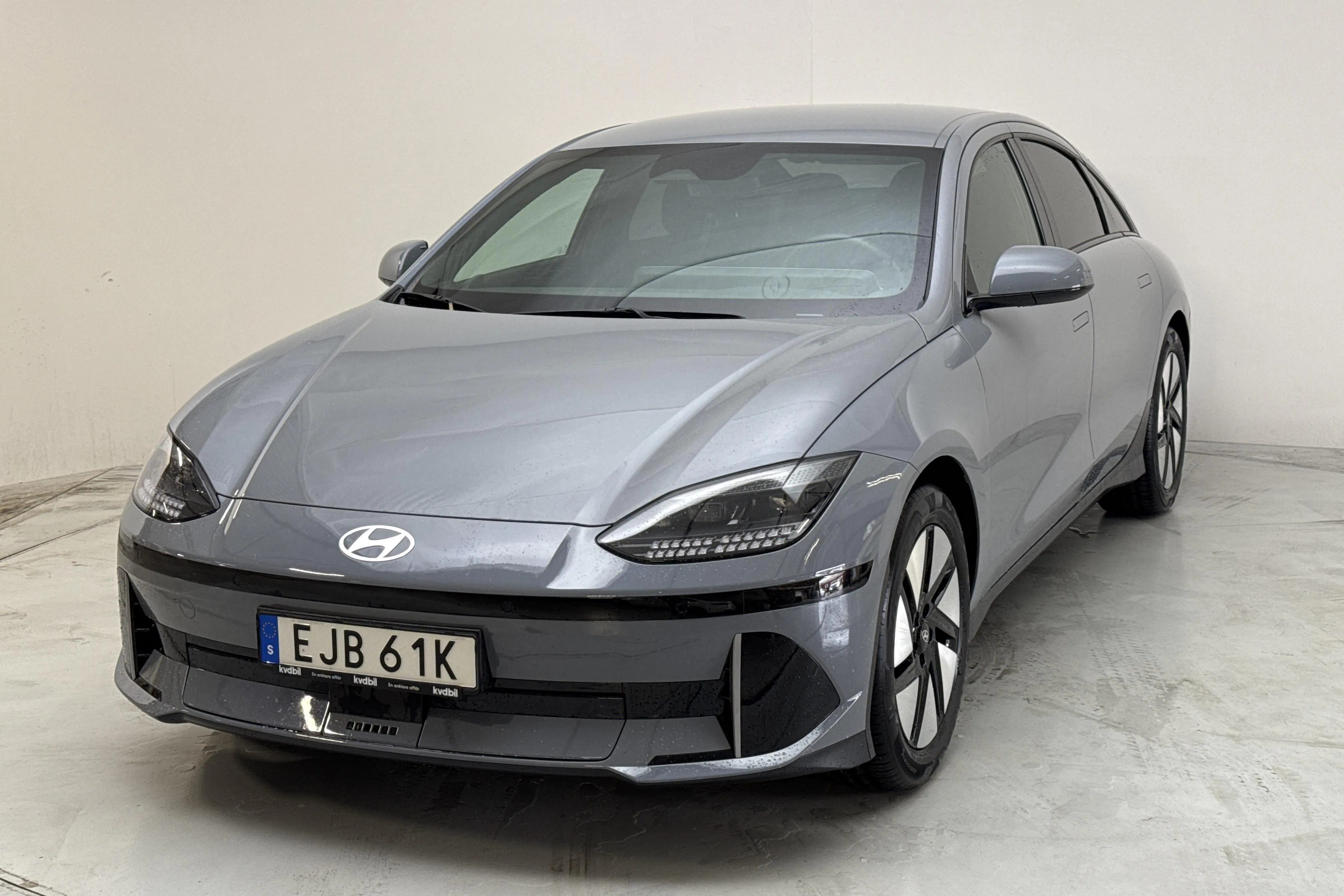 Presentationsfoto 1 av 15: Hyundai IONIQ 6 77kWh AWD (325hk) - 1 641 mil - Automat - blå - 2023