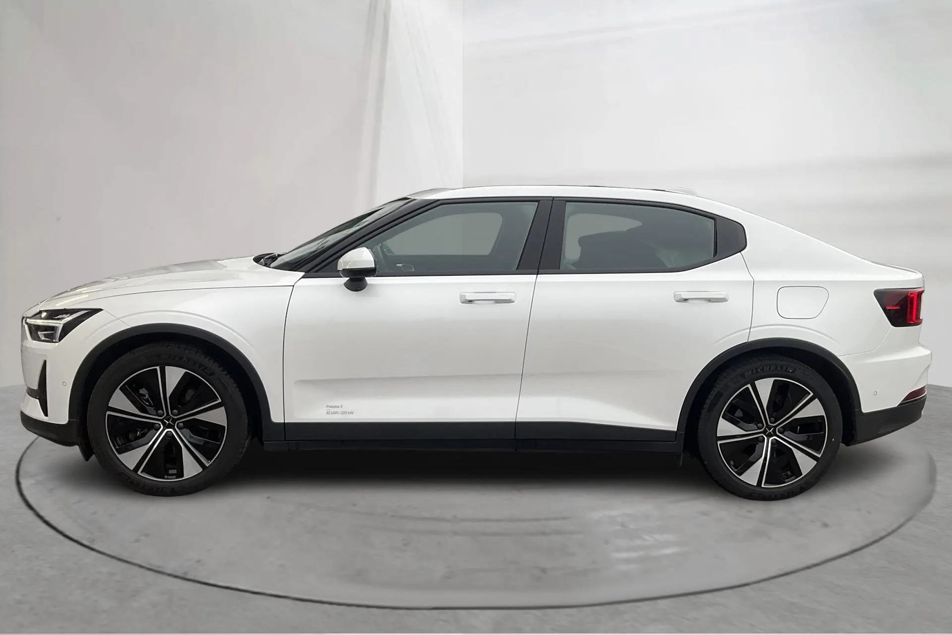 Presentationsfoto 2 av 21: Polestar 2 Long range Single motor (296hk) - 5 098 mil - Automat - vit - 2024