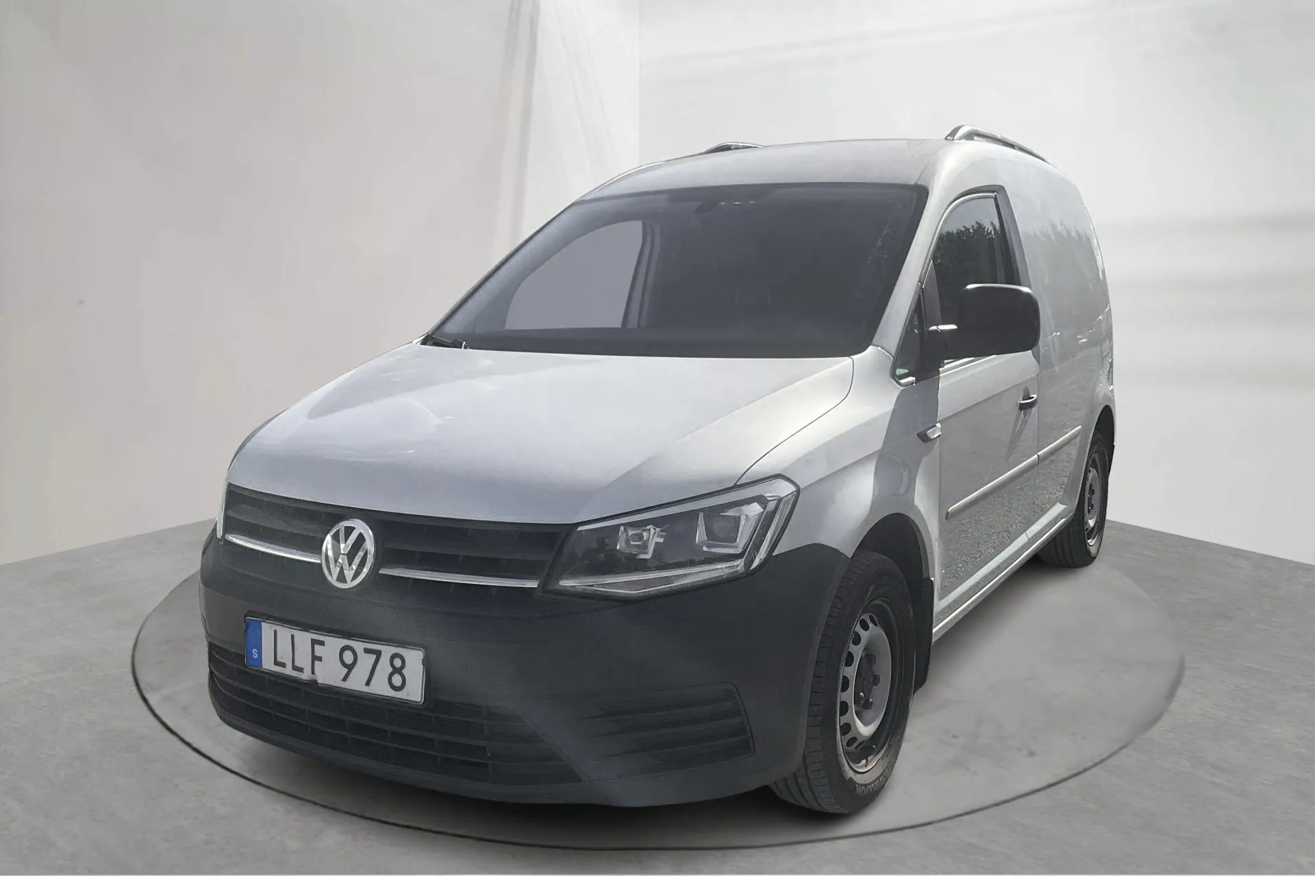 Presentationsfoto 1 av 15: VW Caddy 2.0 TDI Skåp (102hk) - 16 113 mil - Automat - silver - 2017