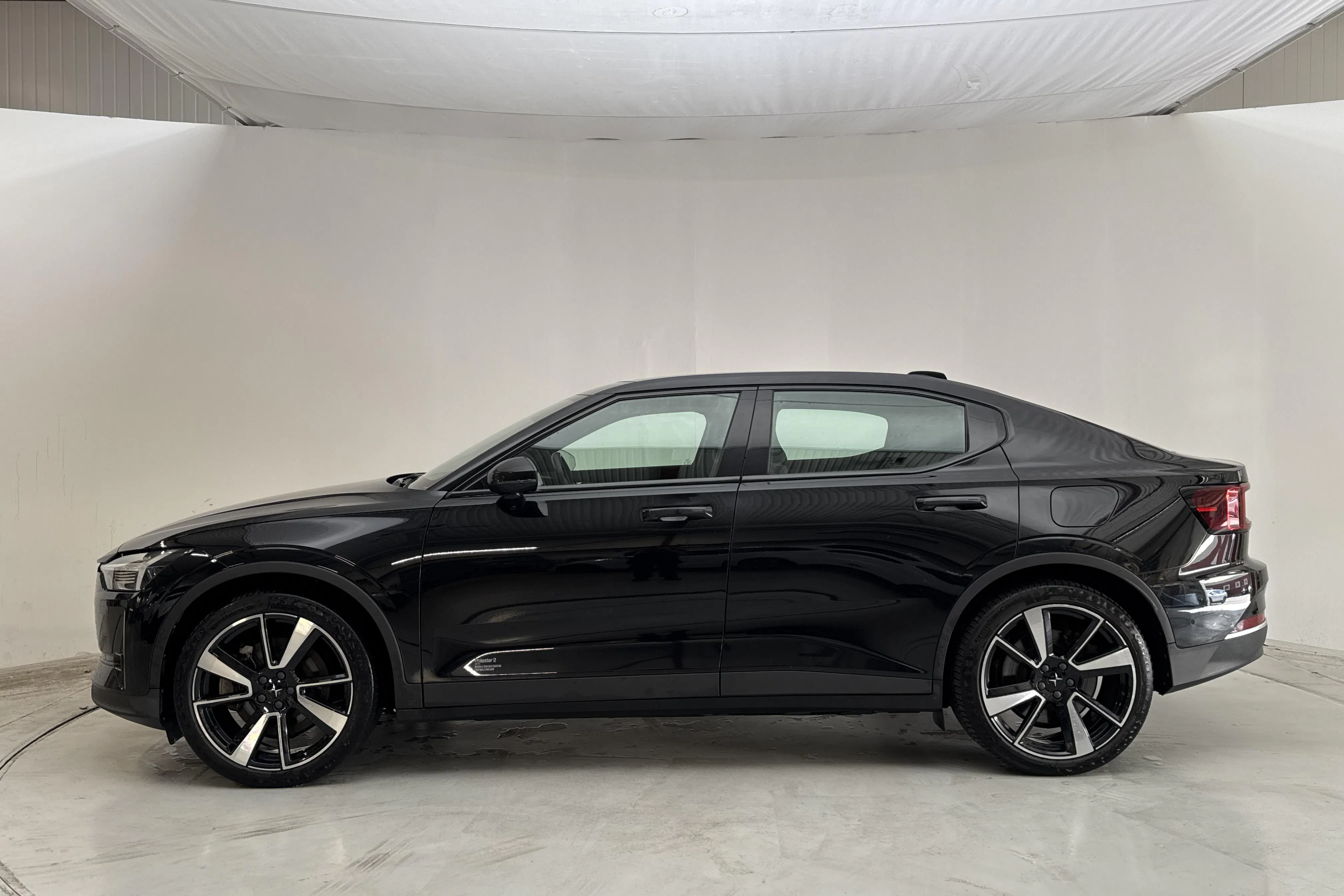 Presentationsfoto 2 av 19: Polestar 2 Long range Dual motor (408hk) - 9 754 mil - Automat - svart - 2021