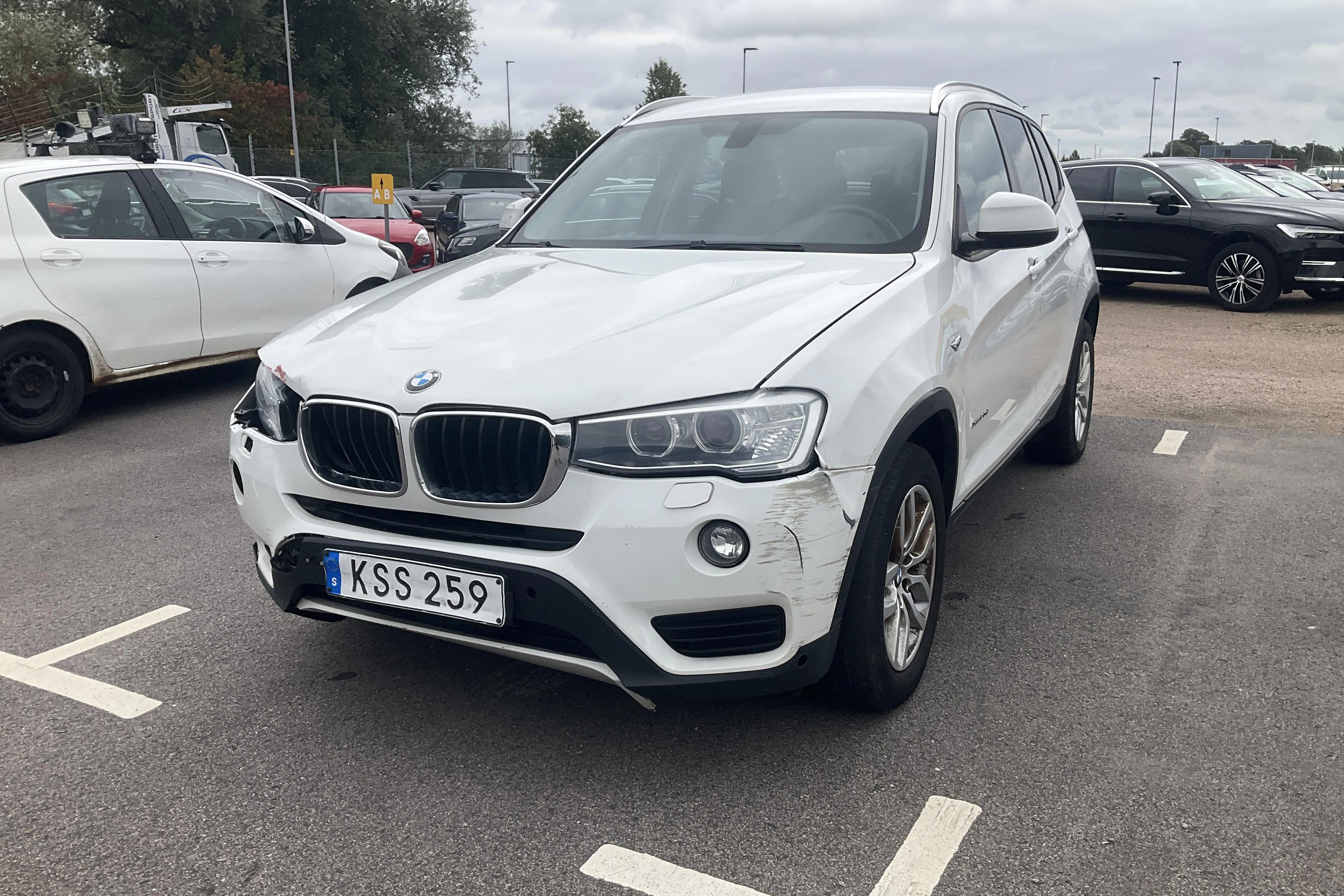 Presentation photo 1 of 14: BMW X3 xDrive20d, F25 (190hk) - 182 280 km - Automatic - white - 2015