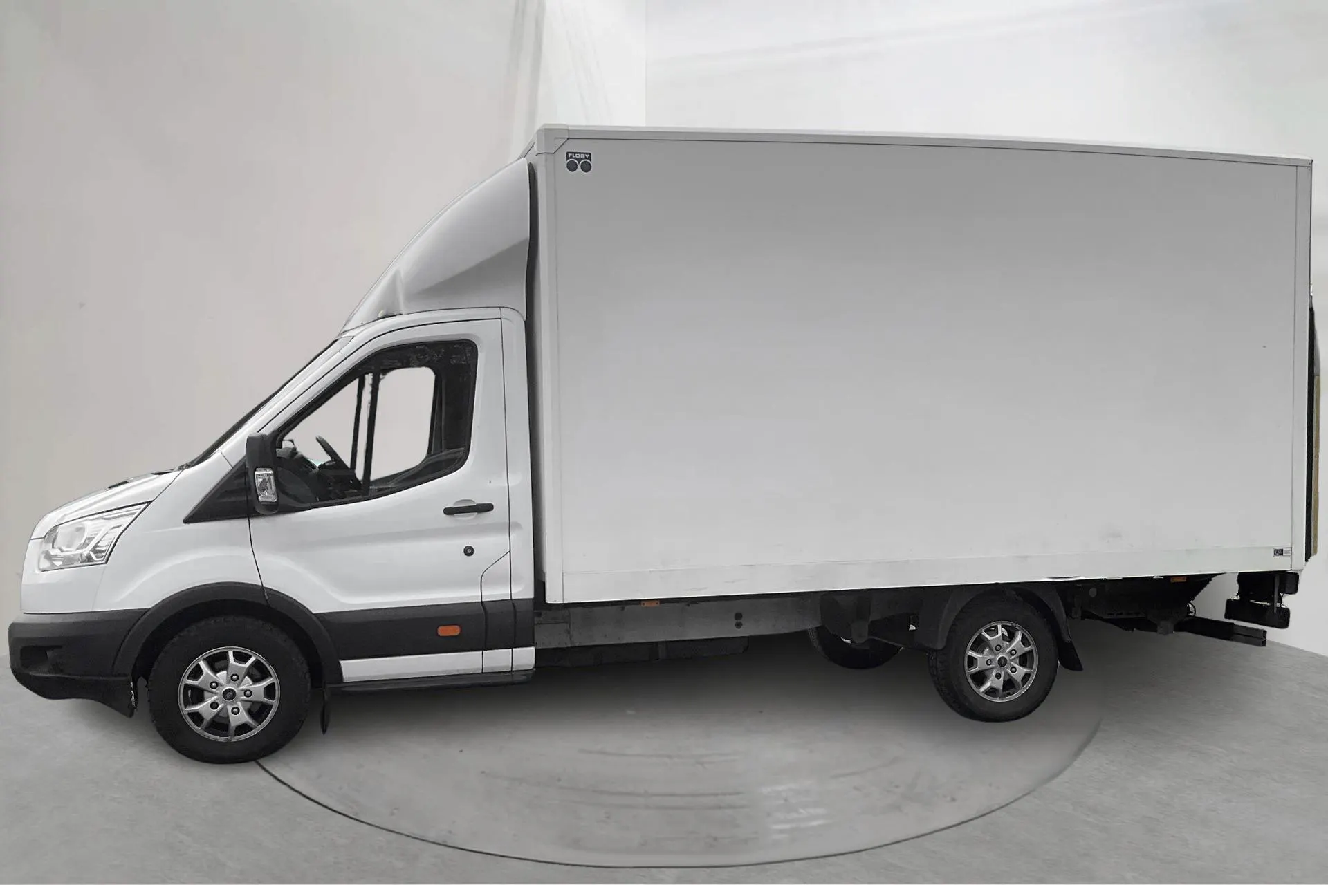 Presentationsfoto 2 av 12: Ford Transit Volymskåp 350 2.0 TDCi 2WD (170hk) - 18 504 mil - Automat - vit - 2019