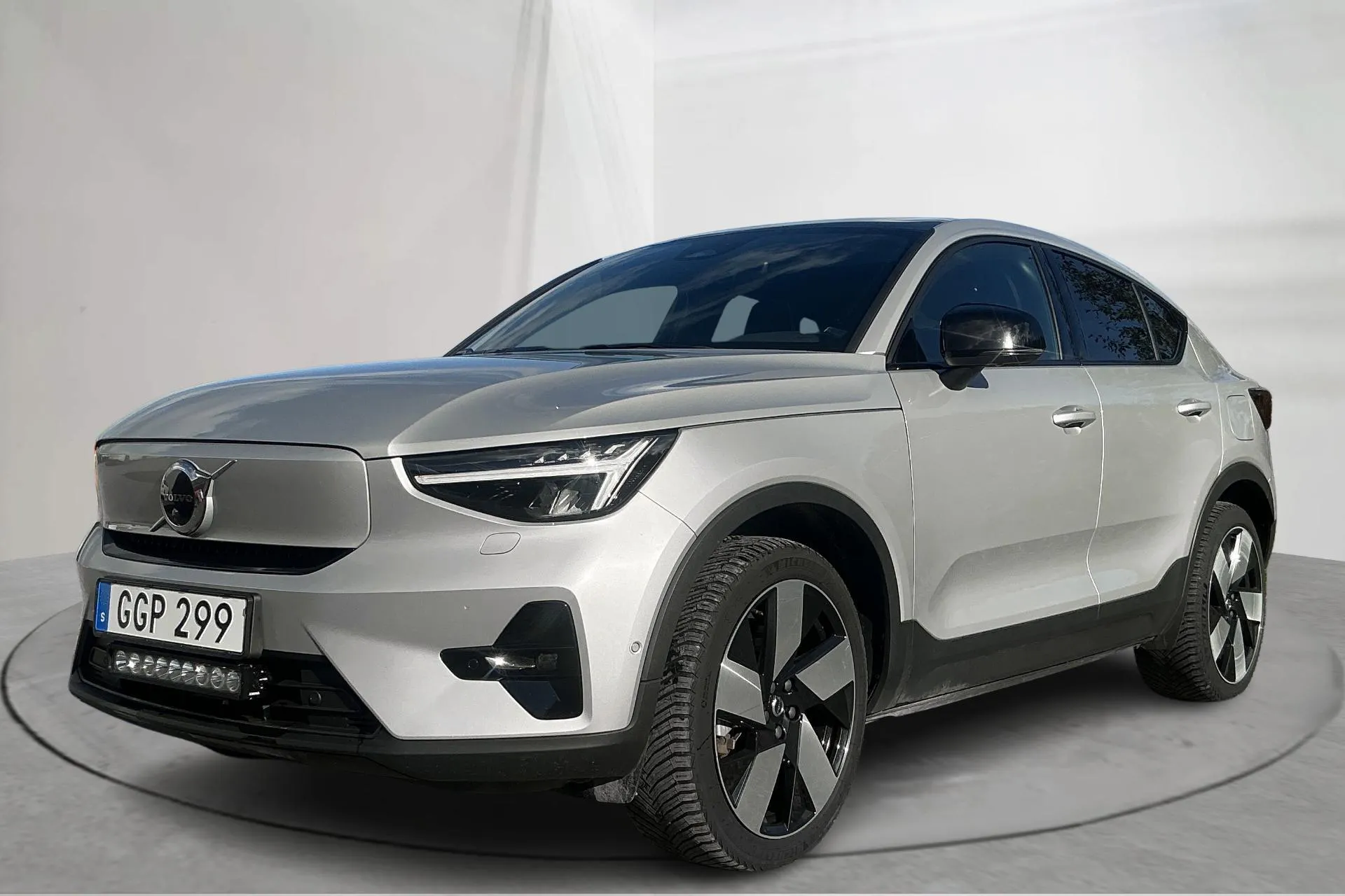 Presentationsfoto 1 av 18: Volvo C40 Recharge Twin (408hk) - 8 022 mil - Automat - silver - 2023