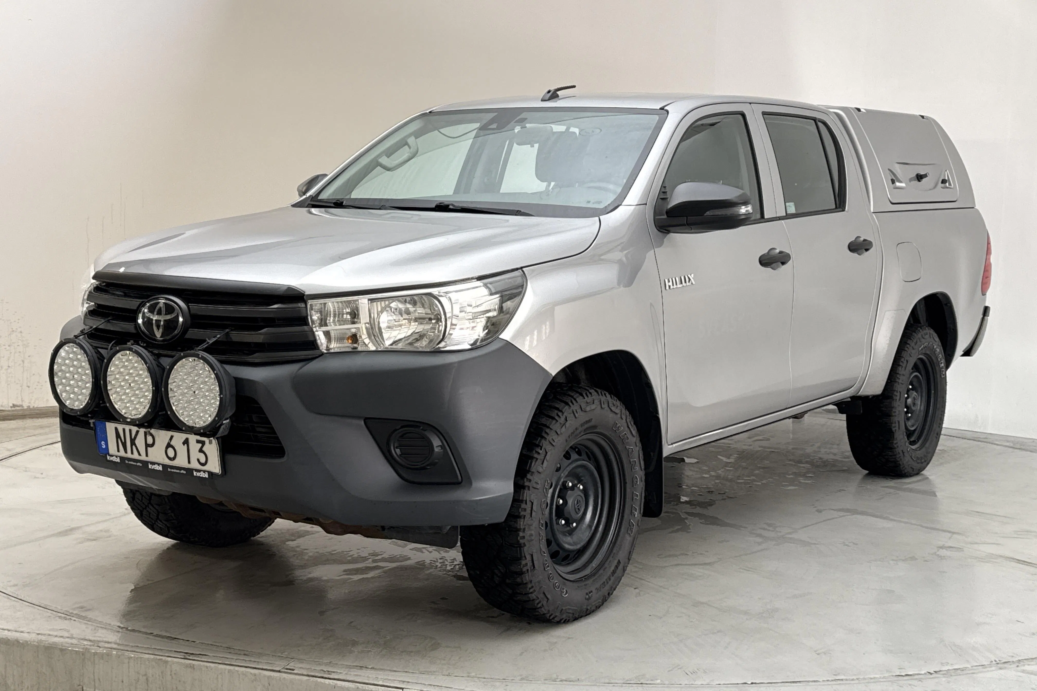 Presentationsfoto 1 av 12: Toyota Hilux 2.4 D 4WD (150hk) - 16 126 mil - Manuell - silver - 2018