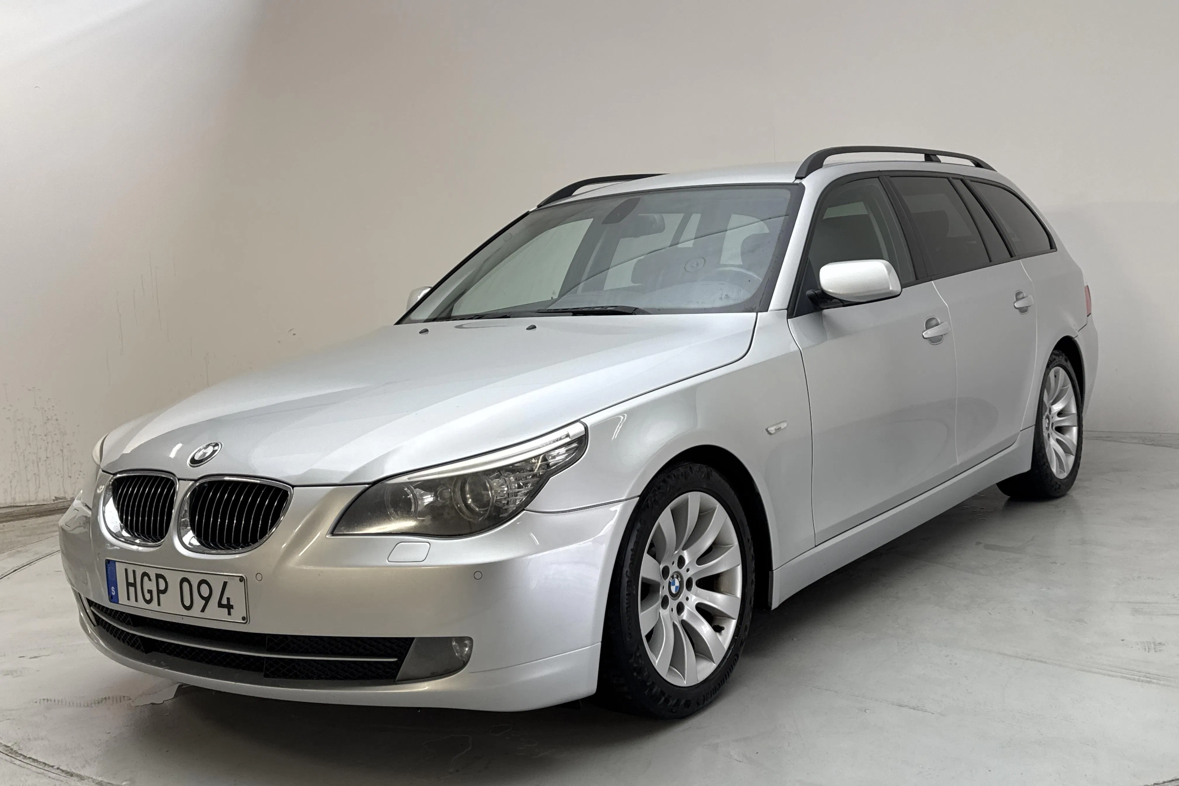Presentation photo 1 of 14: BMW 530i Touring, E61 (272hk) - 210 900 km - Automatic - light grey - 2007