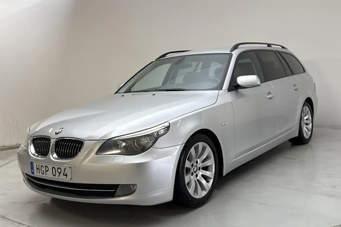BMW 530i Touring, E61 (272hk)