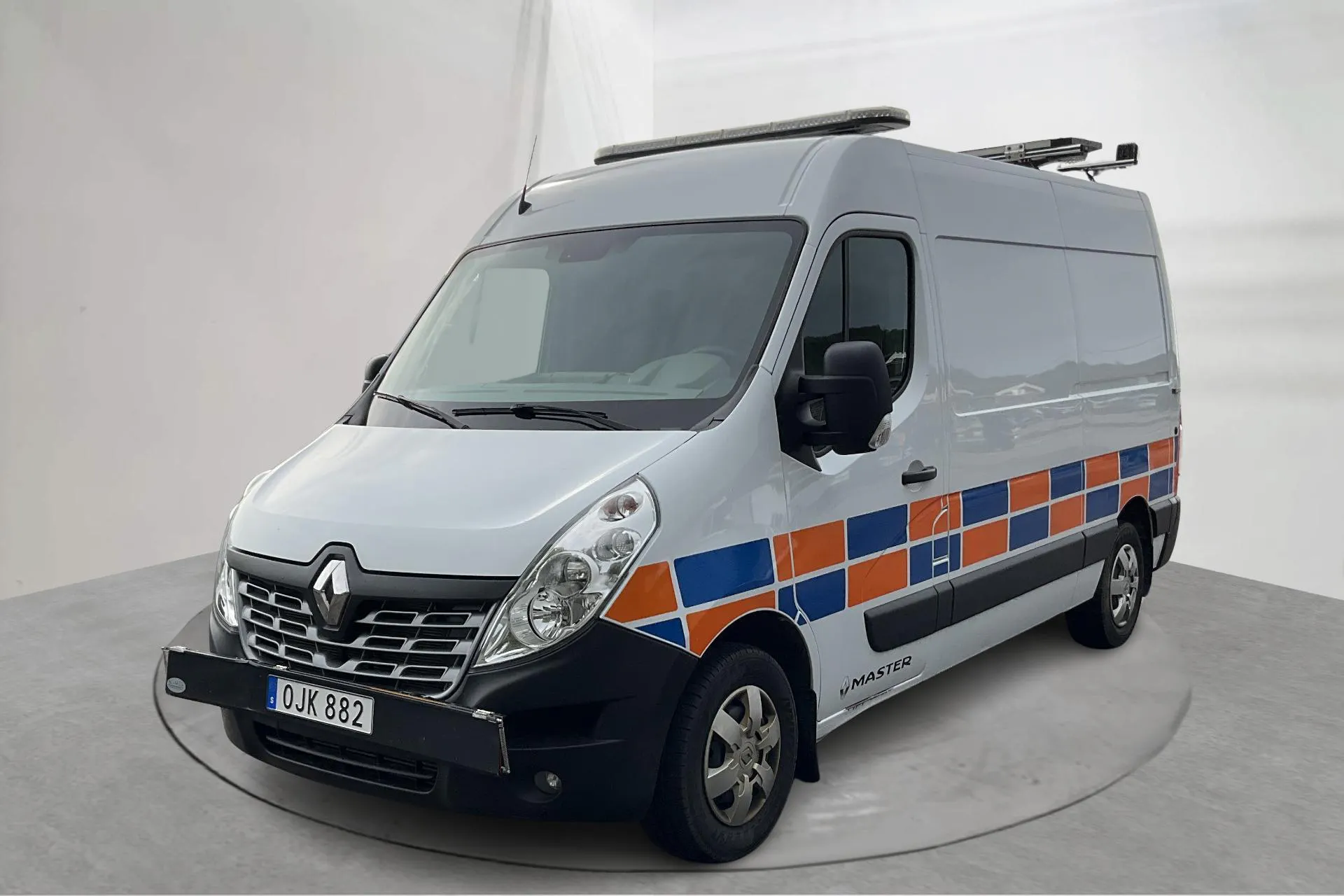 Presentation photo 1 of 16: Renault Master 2.3 dCi FAP 2WD (130hk) - 85 800 km - Manual - white - 2017