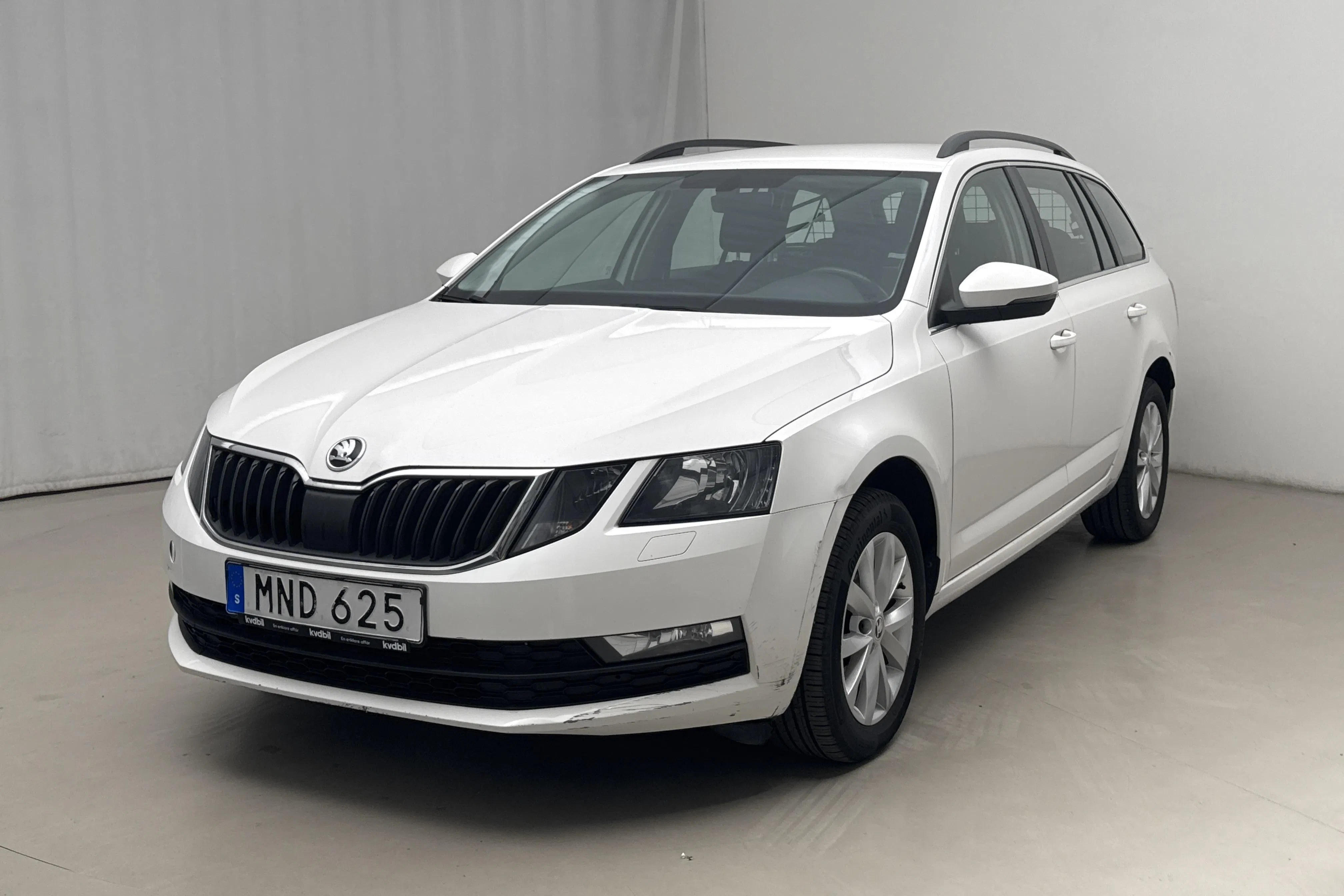 Presentationsfoto 1 av 16: Skoda Octavia III 2.0 TDI CR Combi 4x4 (150hk) - 15 030 mil - Manuell - vit - 2018
