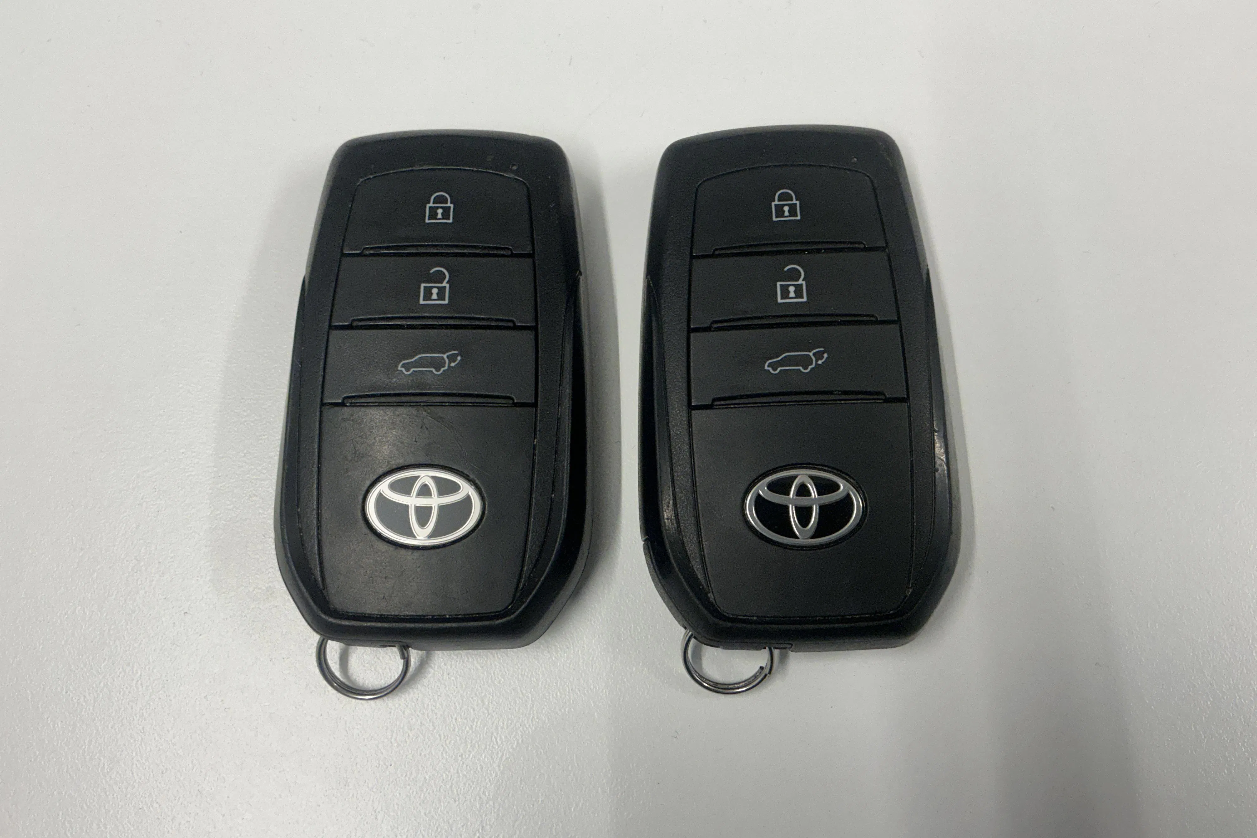 Presentationsfoto 17 av 17: Toyota RAV4 2.5 HSD AWD (222hk) - 6 482 mil - Automat - Mörkblå - 2024