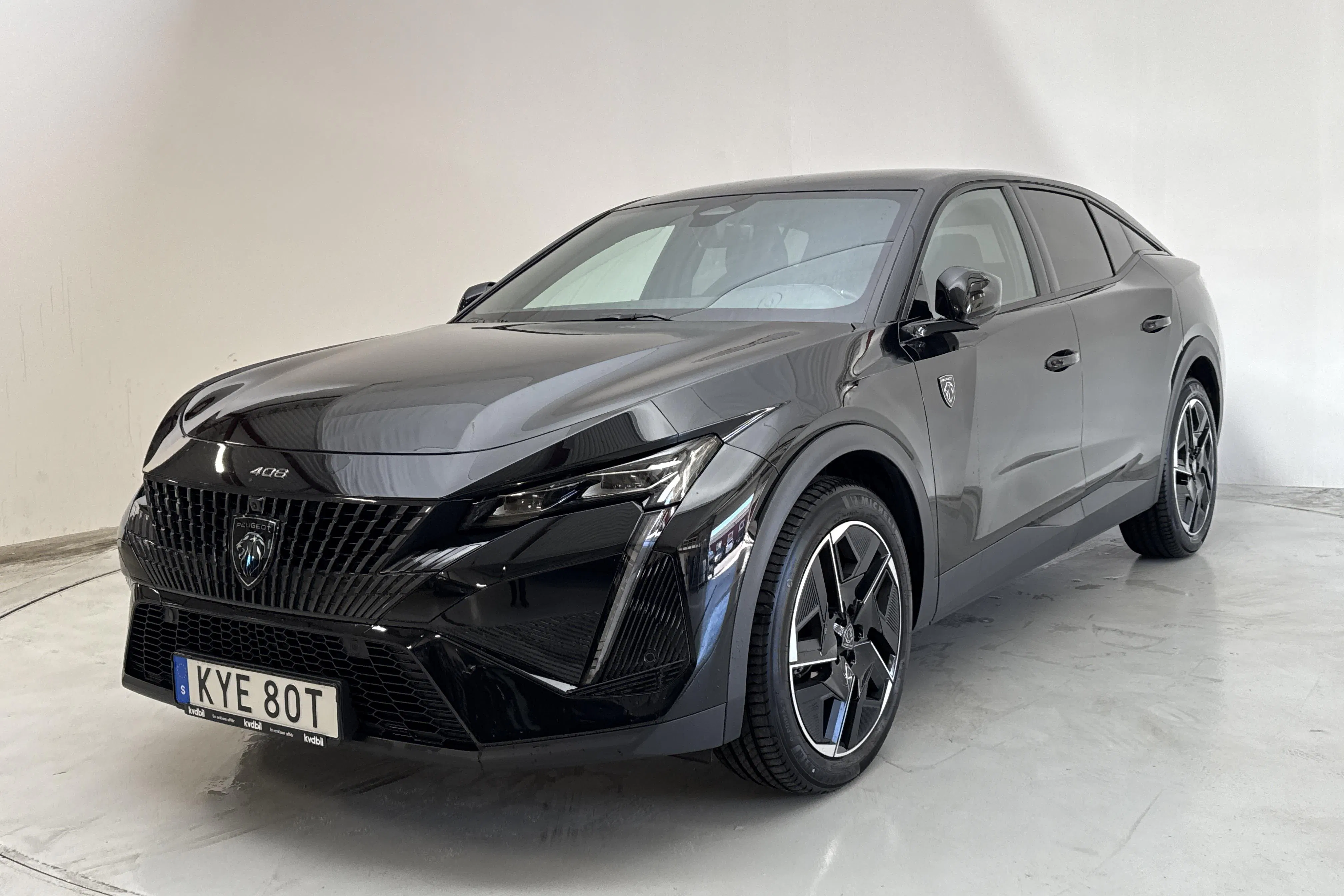 Presentation photo 1 of 14: Peugeot 408 PureTech (130hk) - 12 400 km - Automatic - black - 2024