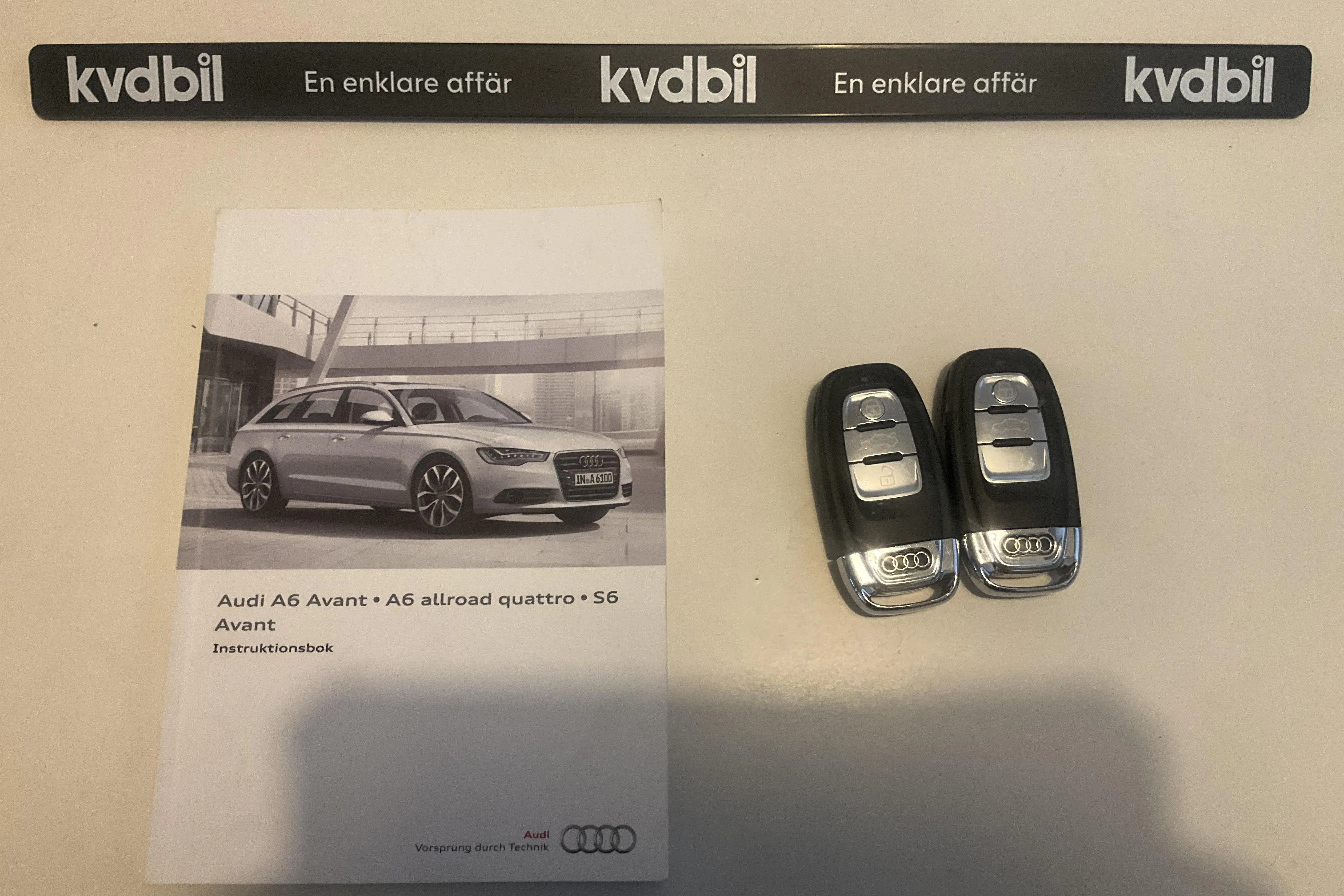 Presentationsfoto 18 av 18: Audi A6 2.0 TDI Avant (177hk) - 17 130 mil - Automat - vit - 2012