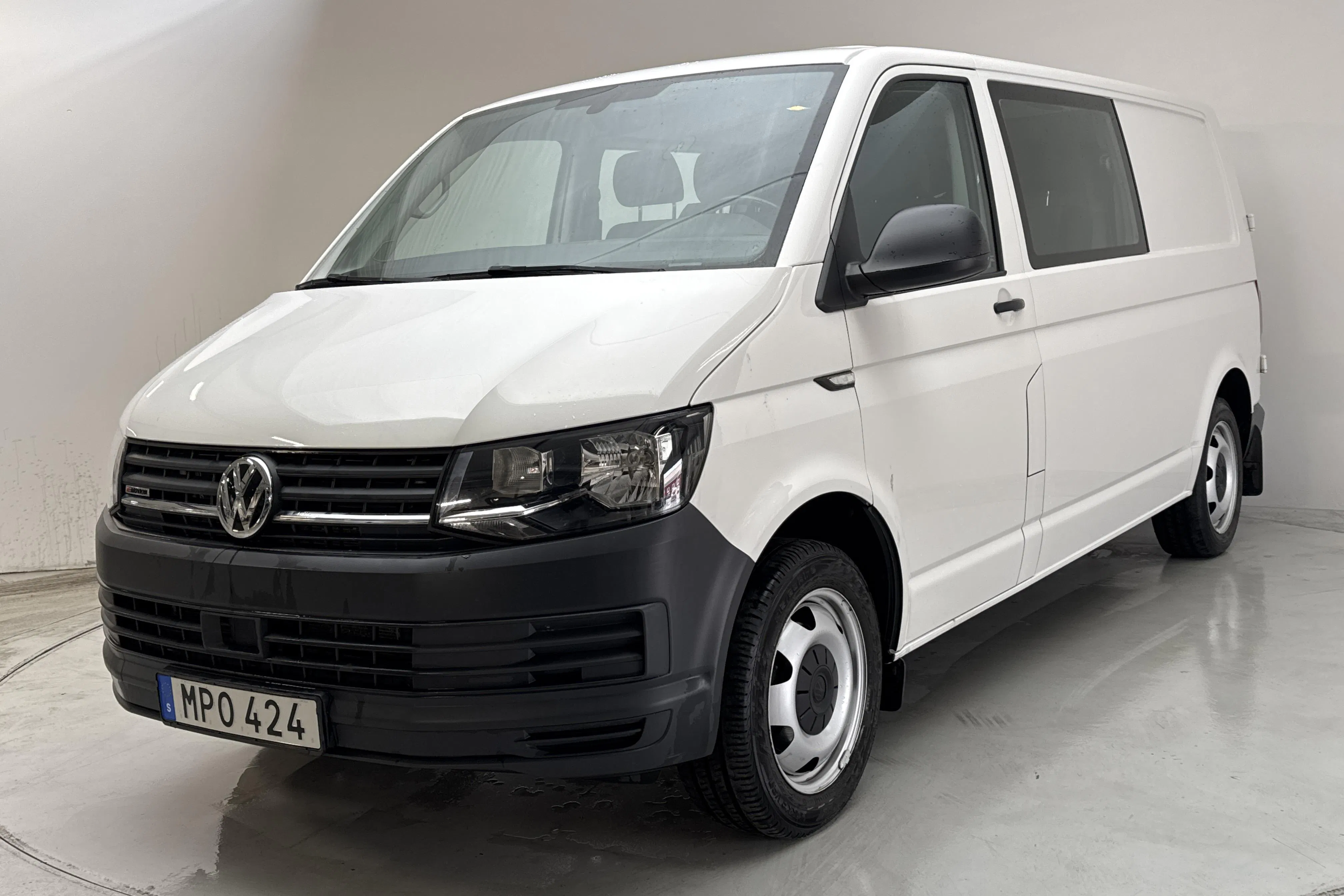 Presentation photo 1 of 13: VW Transporter T6 2.0 TDI BMT Skåp 4MOTION (150hk) - 48 690 km - Manual - white - 2019