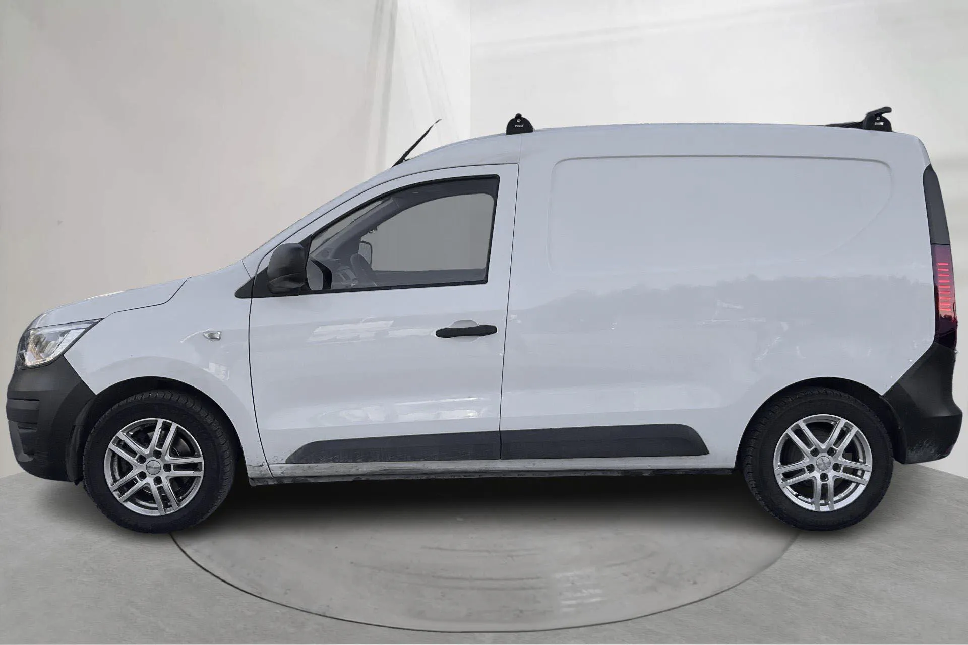 Presentationsfoto 2 av 20: Renault Express 1.5 dCi Skåp (95hk) - 9 848 mil - Manuell - vit - 2021
