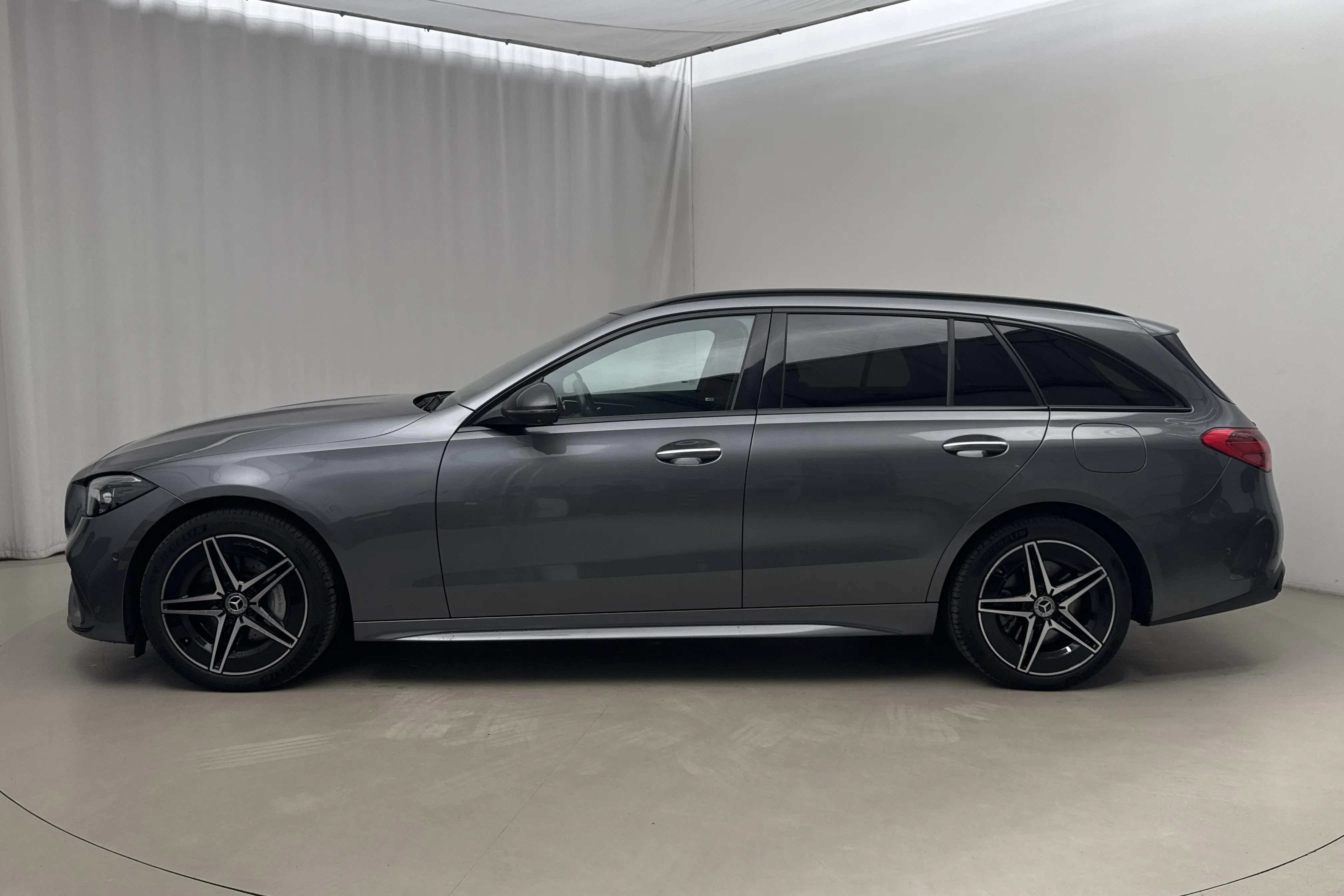 Presentation photo 2 of 22: Mercedes C 300 e Kombi S206 (333hk) - 63 210 km - Automatic - gray - 2023