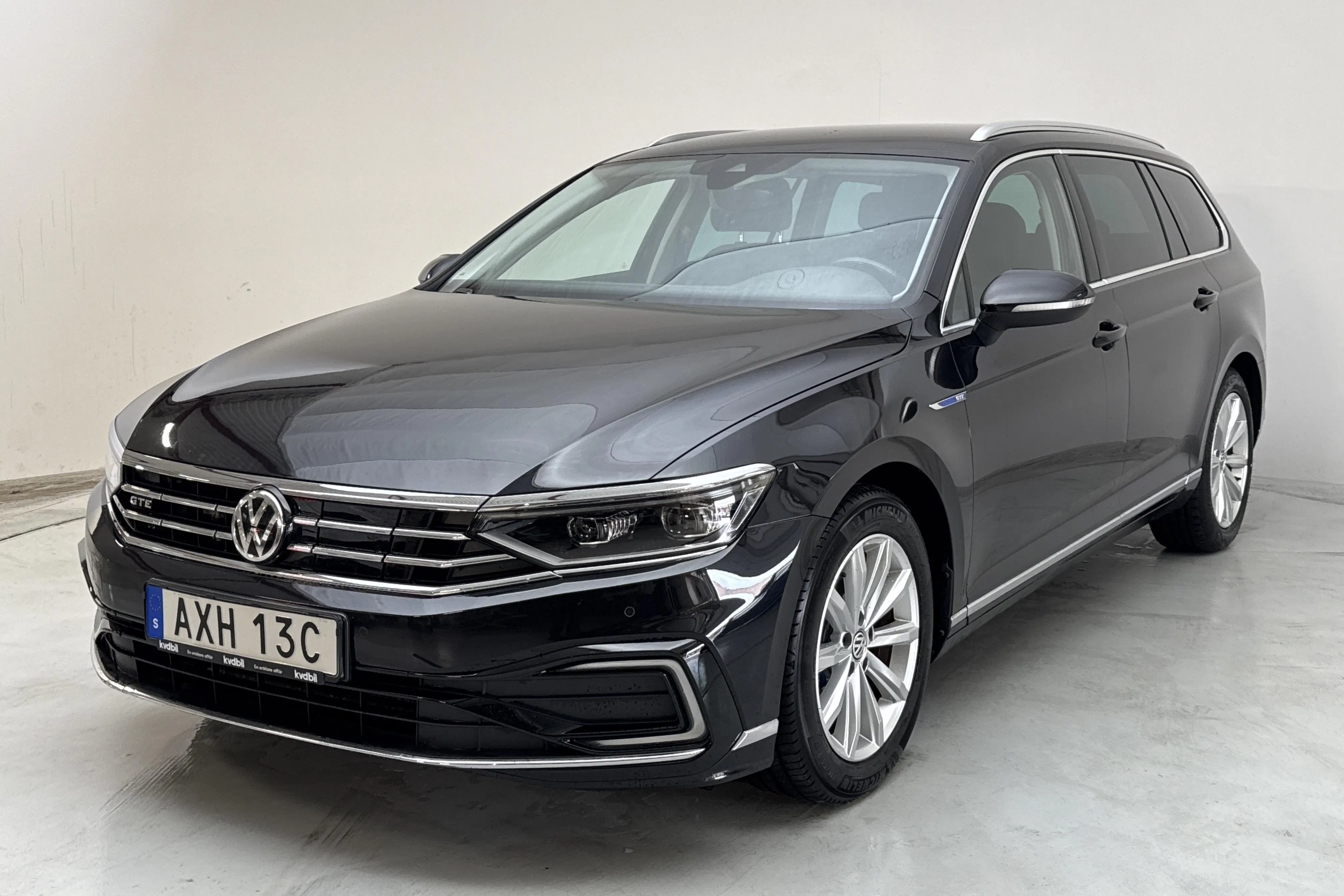 Presentation photo 1 of 17: VW Passat 1.4 GTE Sportscombi (218hk) - 168 160 km - Automatic - black - 2020