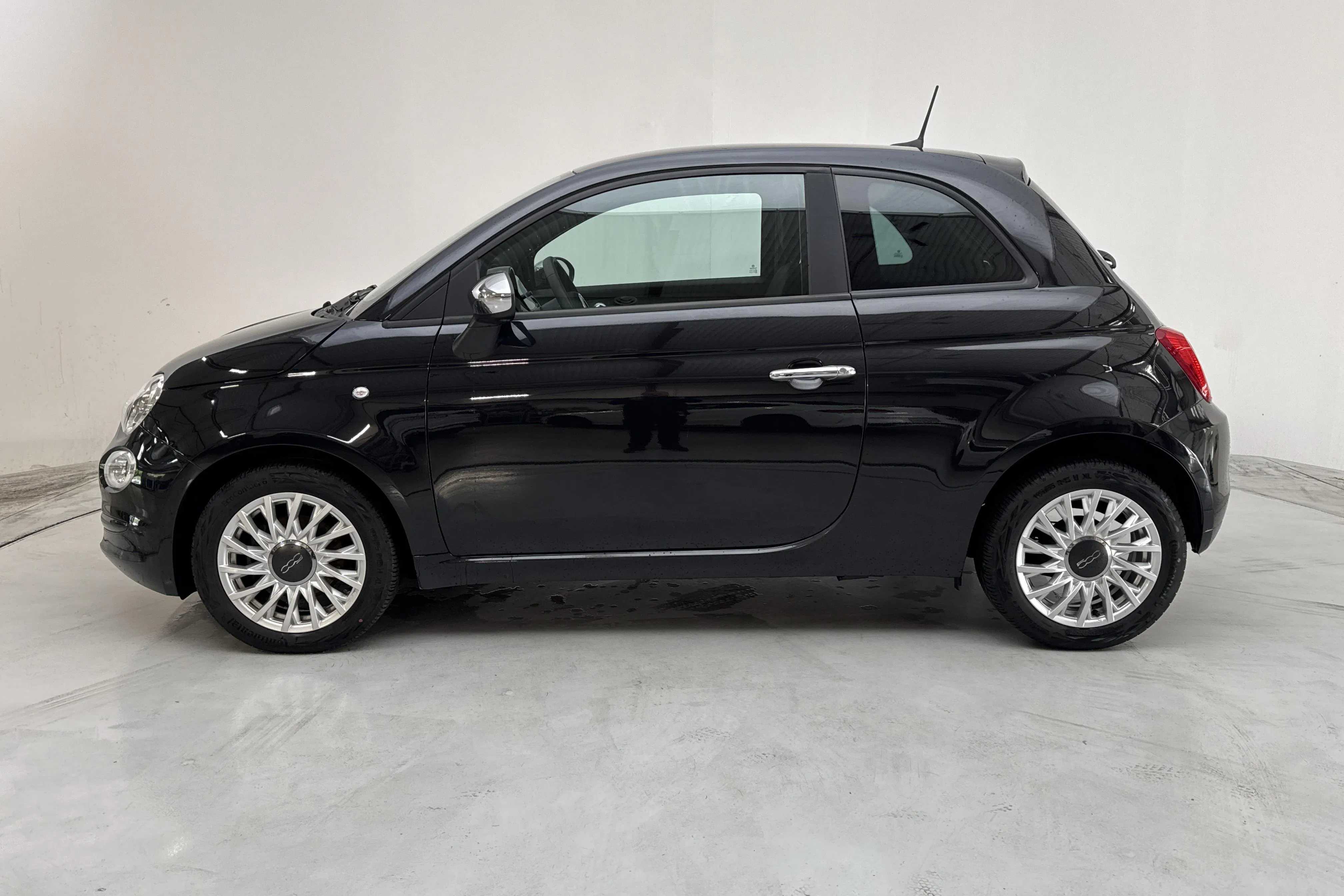 Presentation photo 2 of 12: Fiat 500 Hybrid (70hk) - 59 640 km - Manual - black - 2023