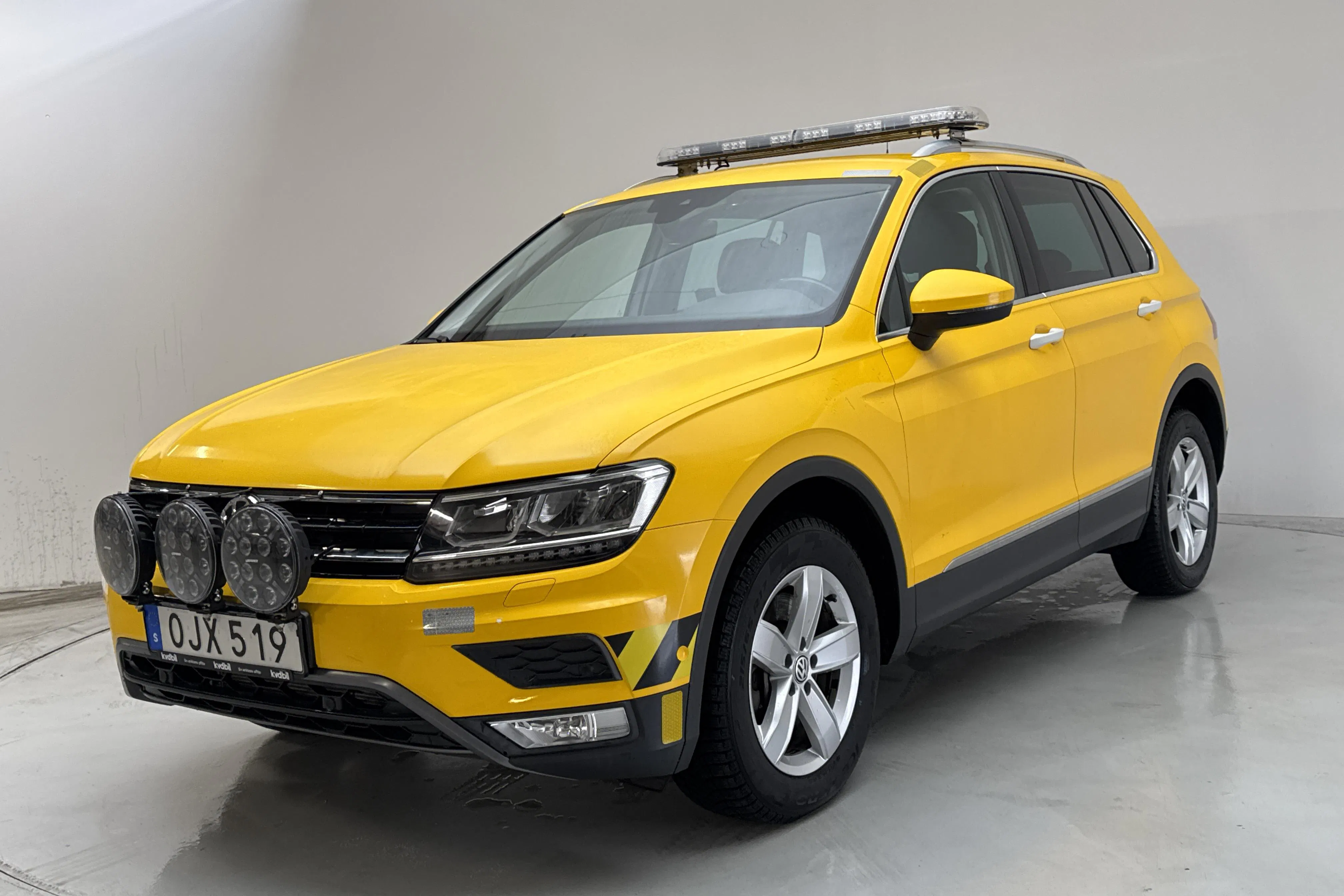 Presentationsfoto 1 av 13: VW Tiguan 2.0 TDI 4MOTION (190hk) - 3 229 mil - Automat - vit - 2017
