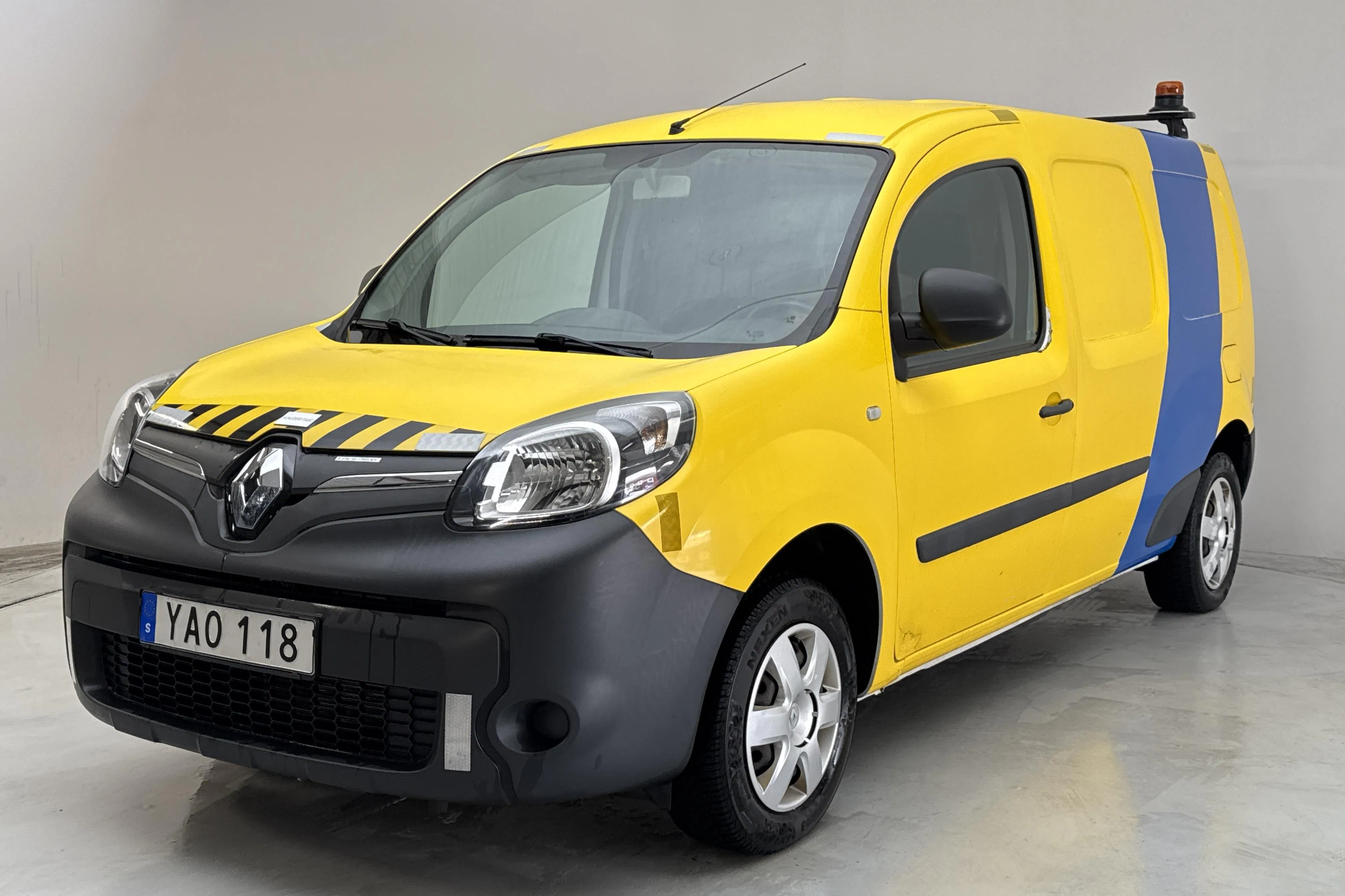 Presentationsfoto 1 av 10: Renault Kangoo II Z.E. 22kWh Maxi Skåp (60hk) - 3 269 mil - Automat - vit - 2016