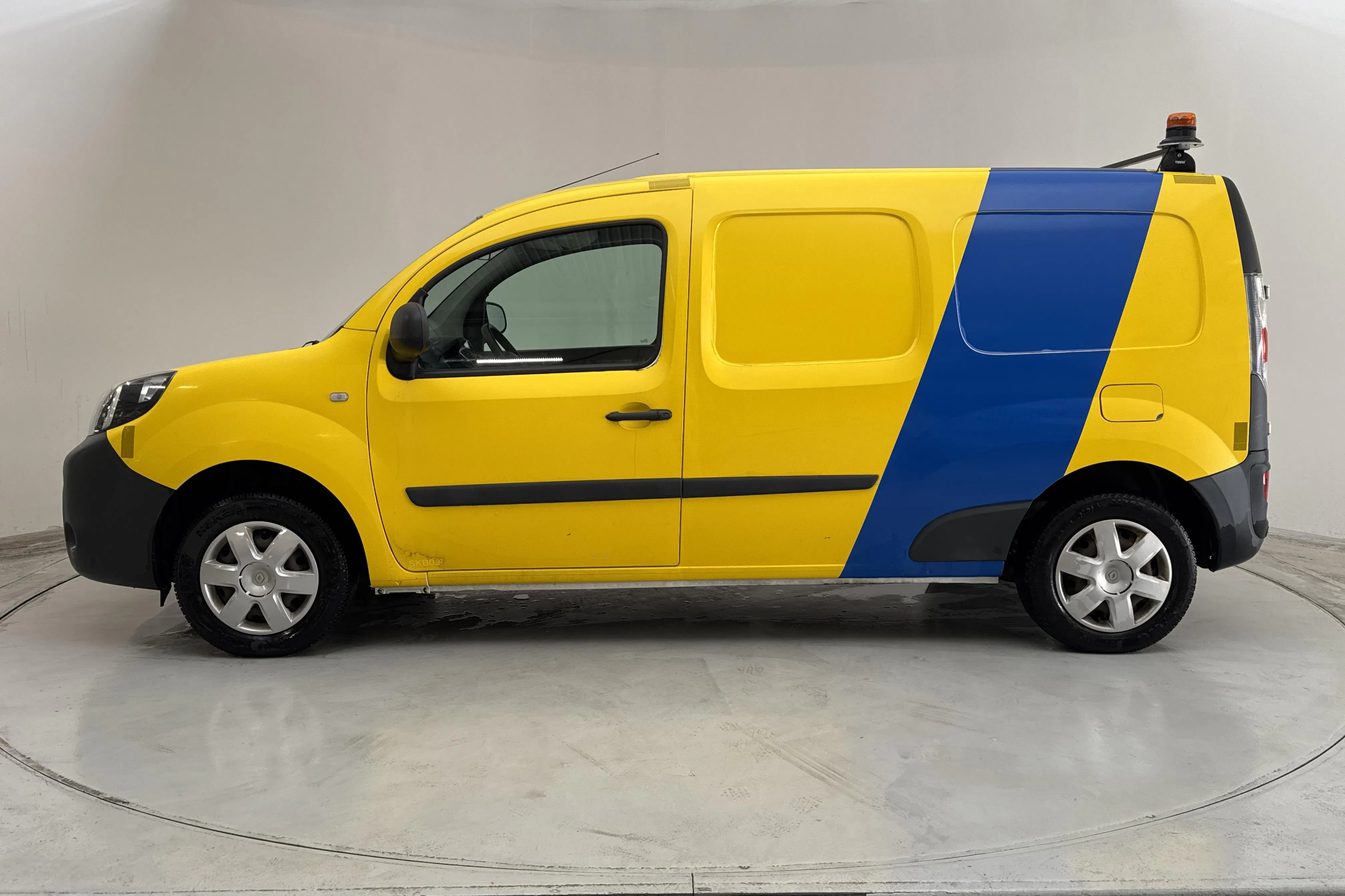 Presentationsfoto 2 av 10: Renault Kangoo II Z.E. 22kWh Maxi Skåp (60hk) - 3 269 mil - Automat - vit - 2016