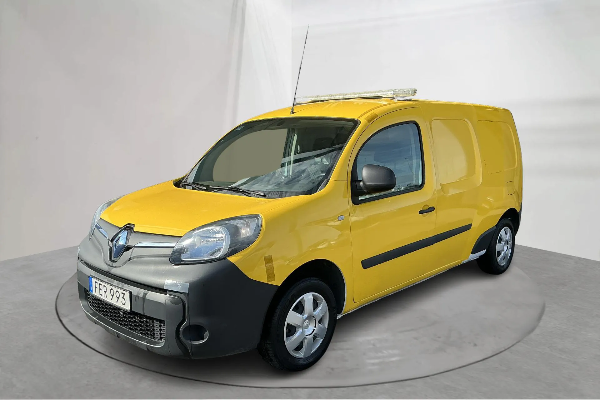 Presentationsfoto 1 av 15: Renault Kangoo II Z.E. 22kWh Maxi Skåp (60hk) - 1 859 mil - Automat - vit - 2015
