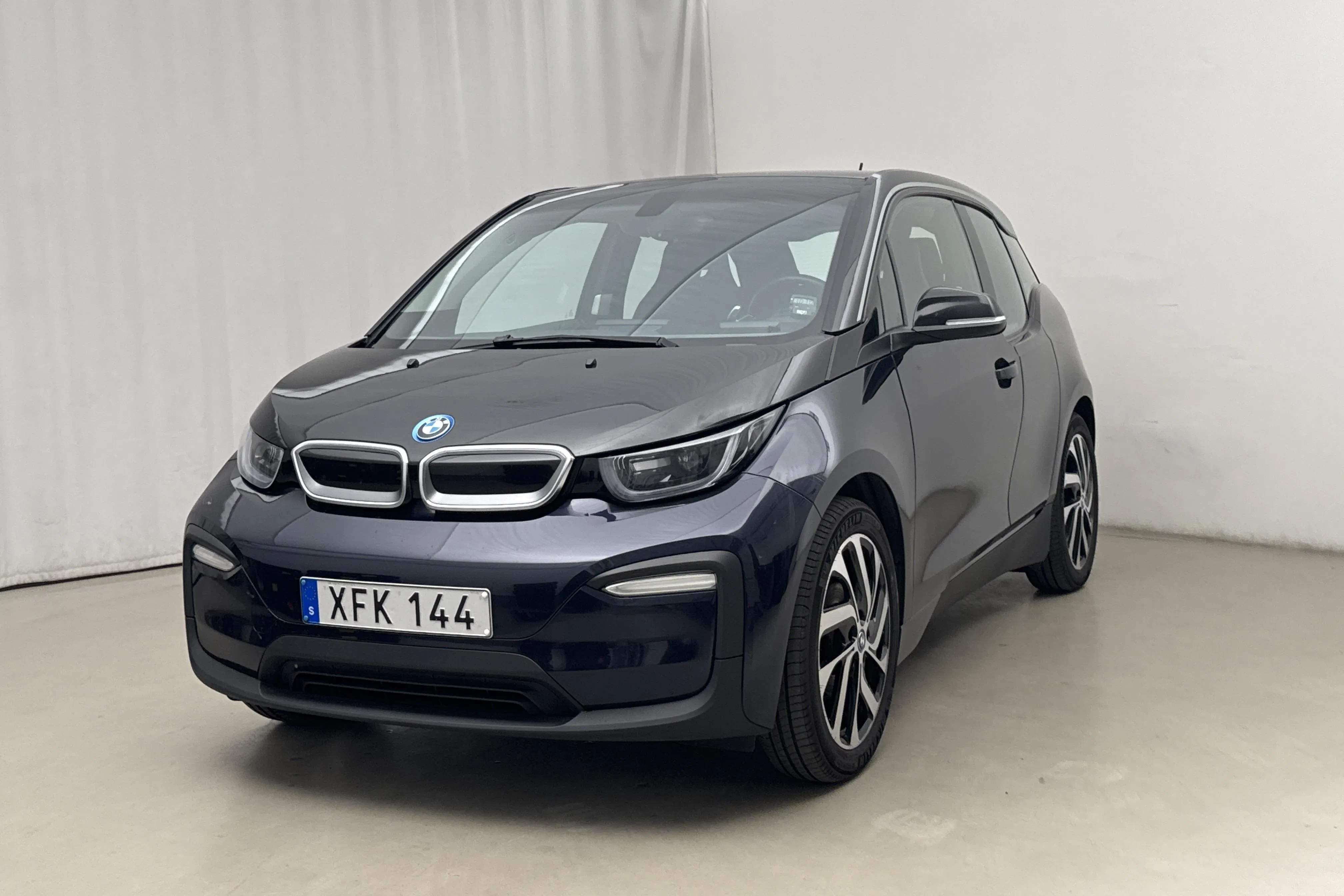 Presentationsfoto 1 av 18: BMW i3 120Ah, I01 (170hk) - 15 172 mil - Automat - blå - 2019