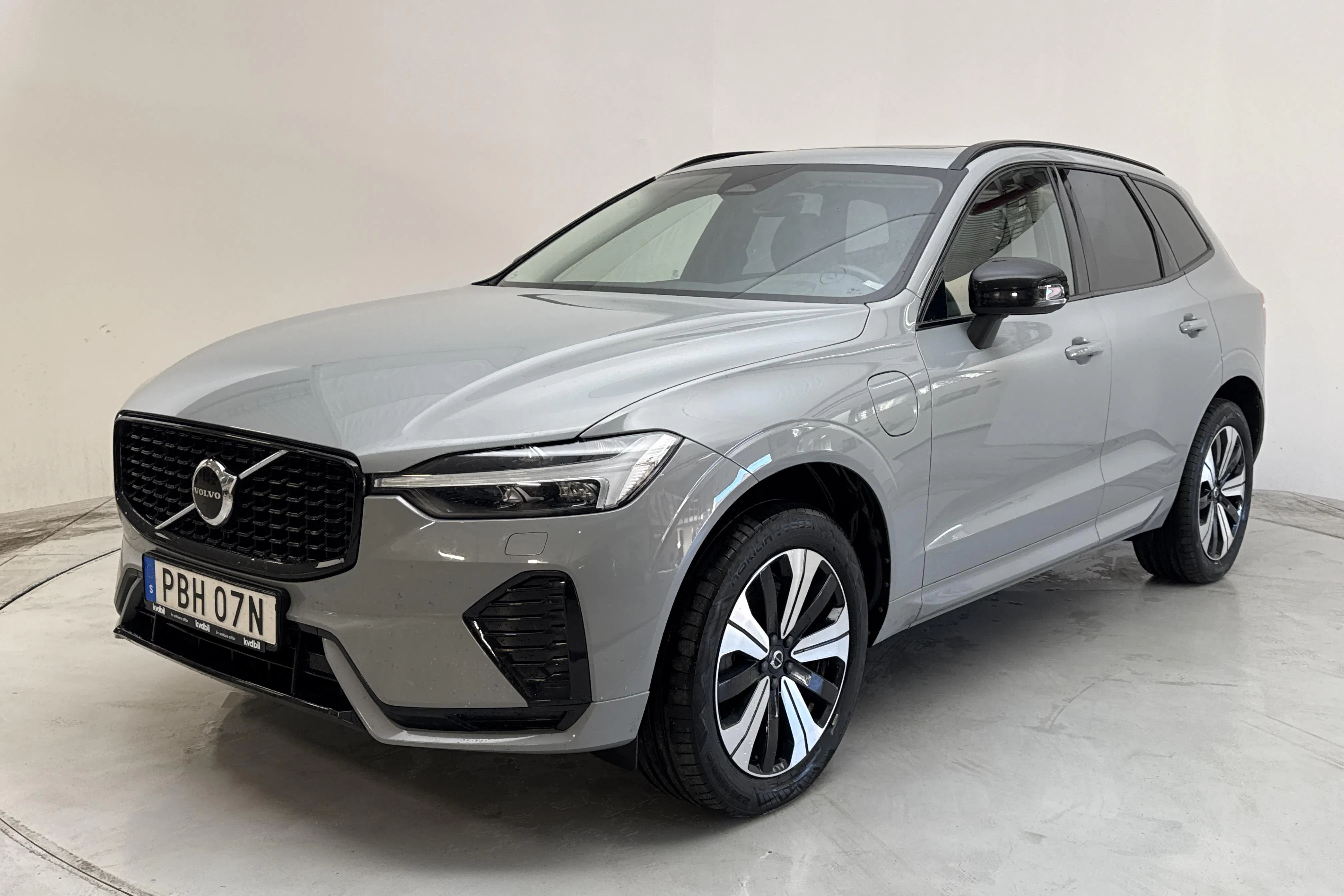 Presentation photo 1 of 18: Volvo XC60 T6 AWD Recharge (350hk) - 122 440 km - Automatic - gray - 2024