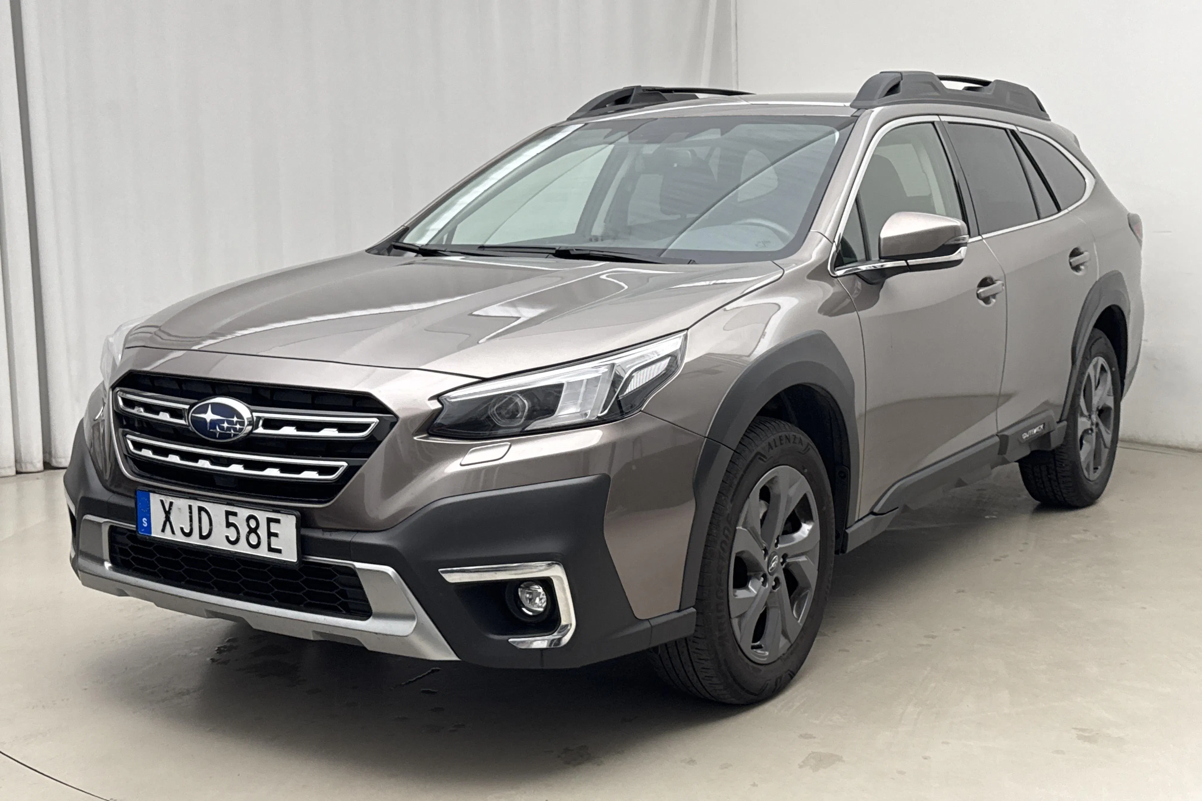 Presentation photo 1 of 21: Subaru Outback 2.5i XFuel 4WD (169hk) - 87 230 km - Automatic - light brown - 2022